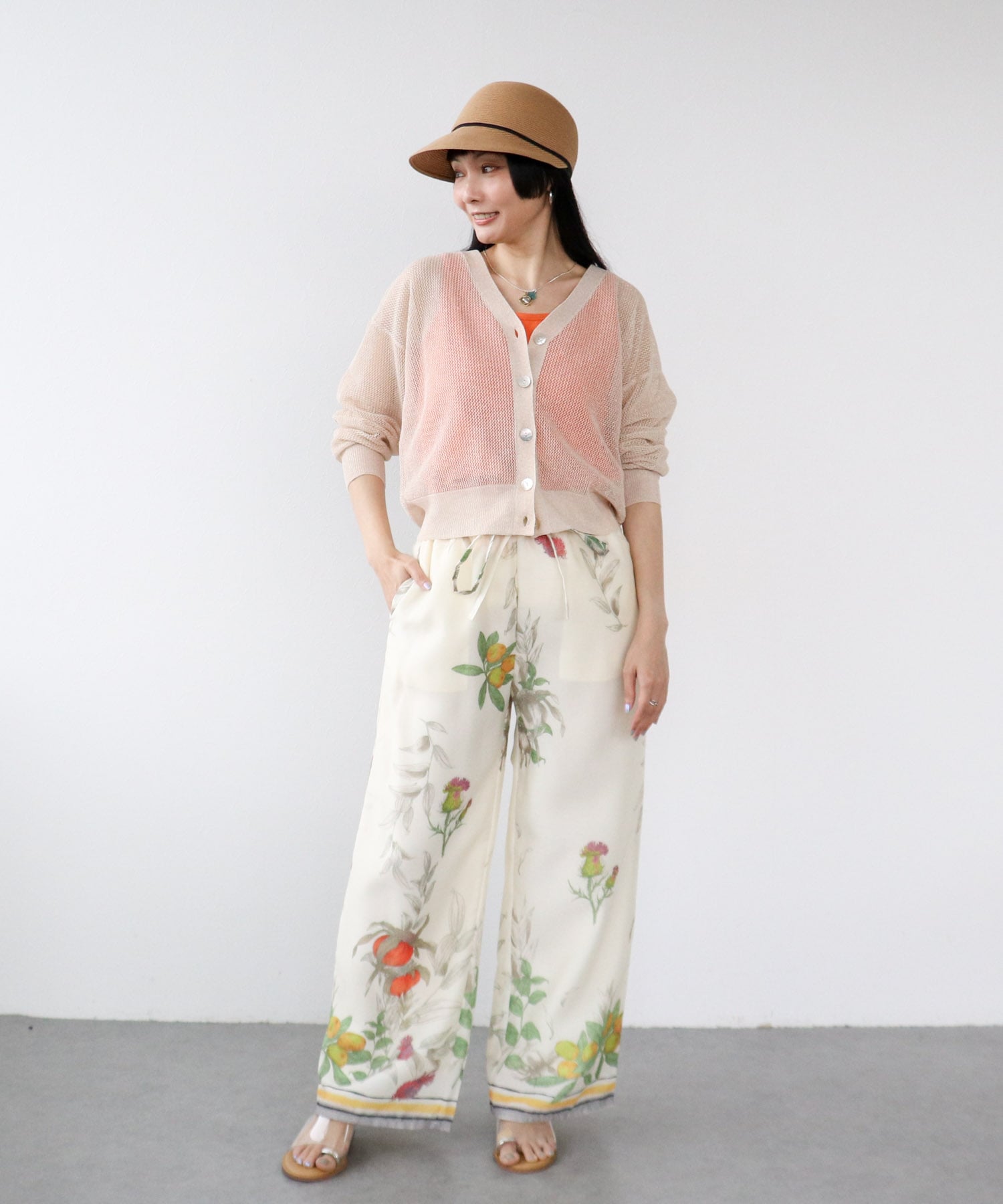 麻タッチラメVネックカーディガン