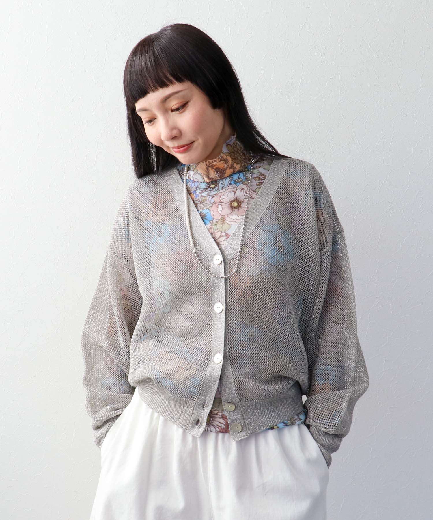 麻タッチラメVネックカーディガン