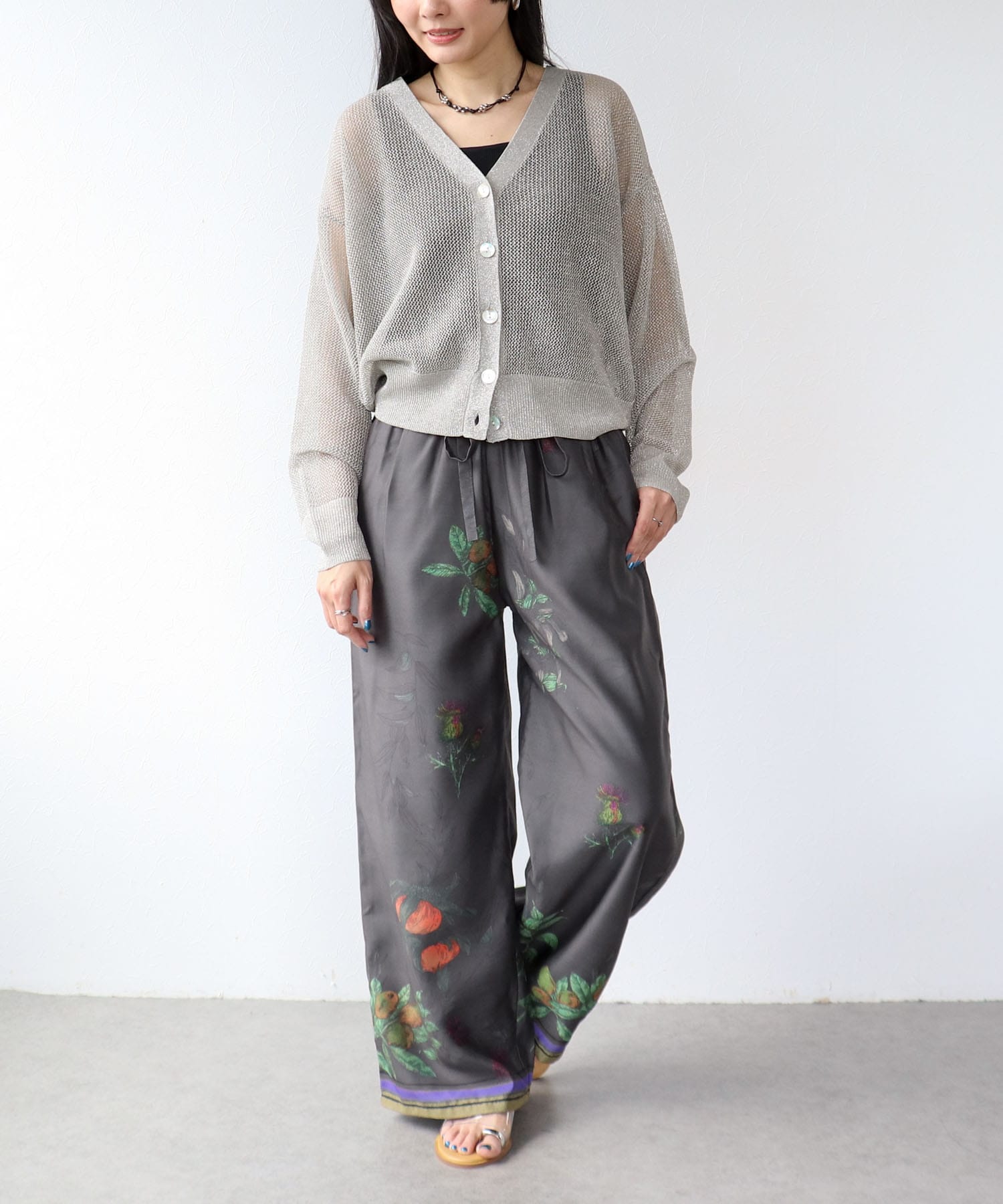 麻タッチラメVネックカーディガン