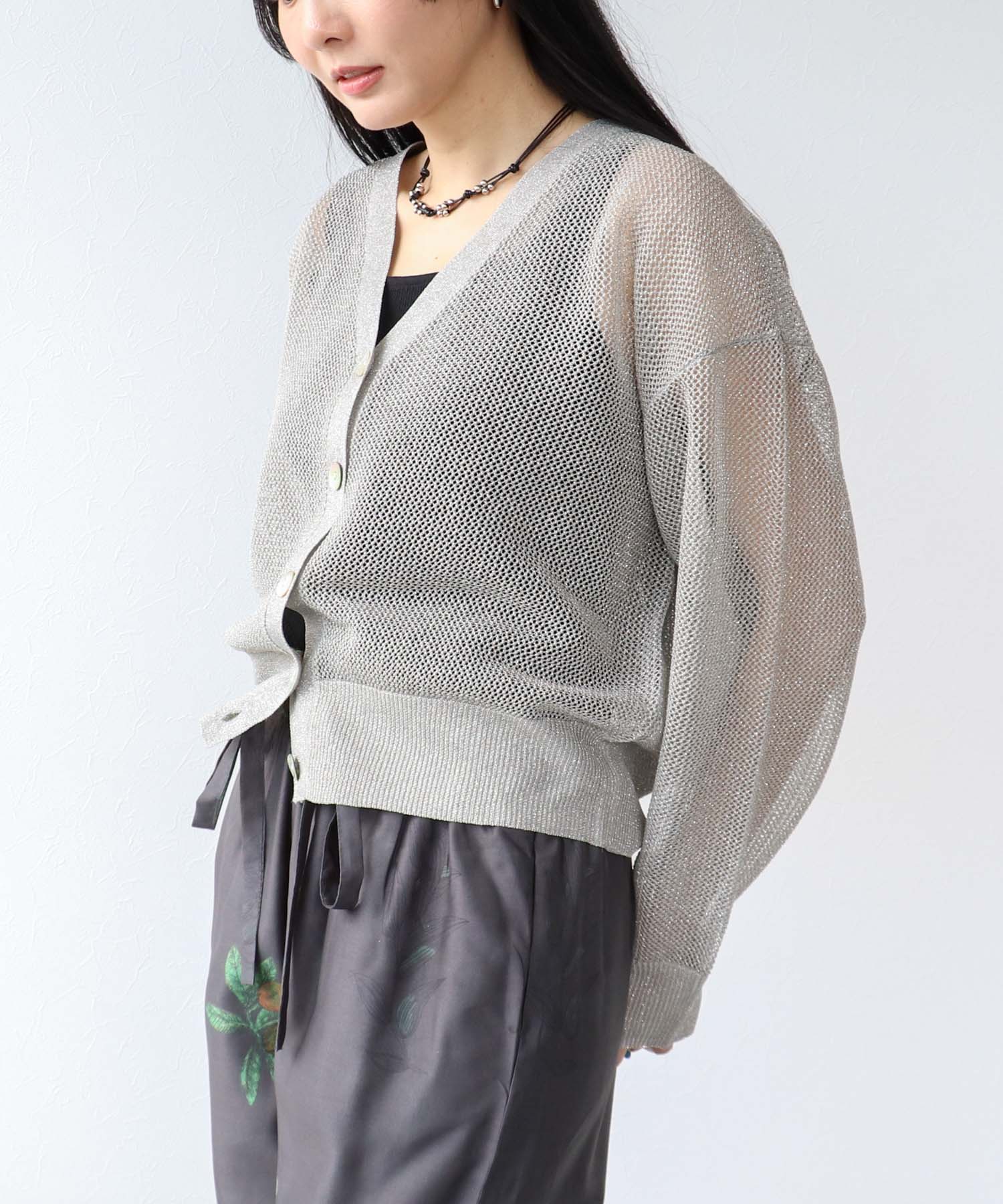 麻タッチラメVネックカーディガン