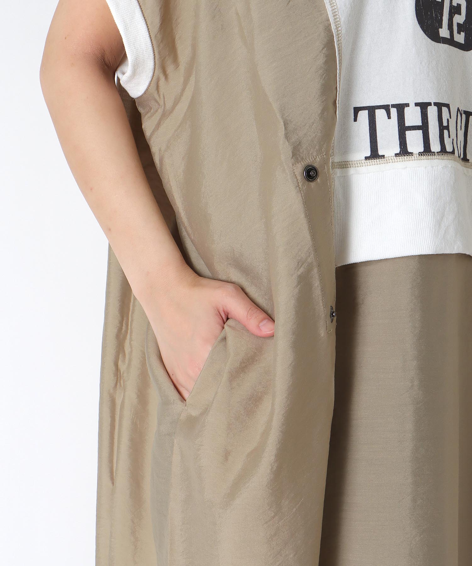 配色切替えリメイク風ロゴワンピース