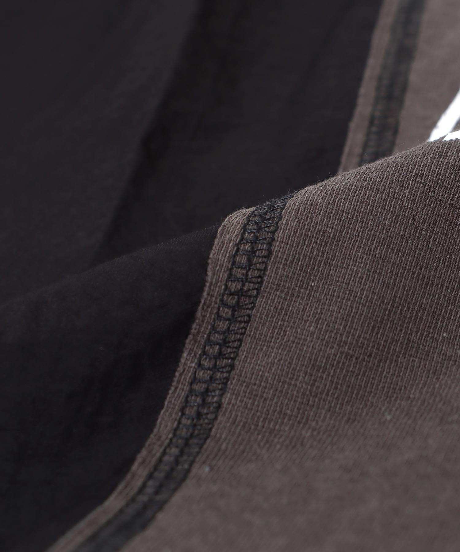 配色切替えリメイク風ロゴワンピース