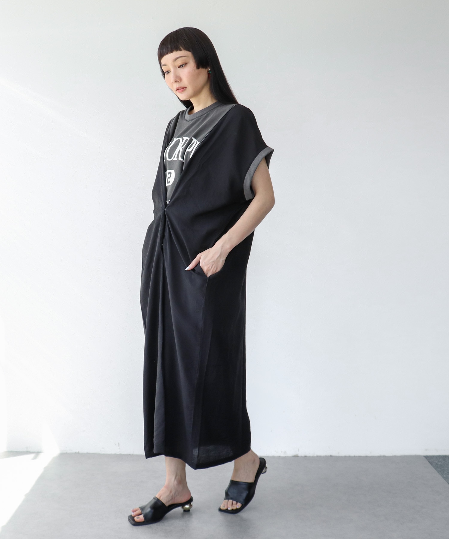 配色切替えリメイク風ロゴワンピース