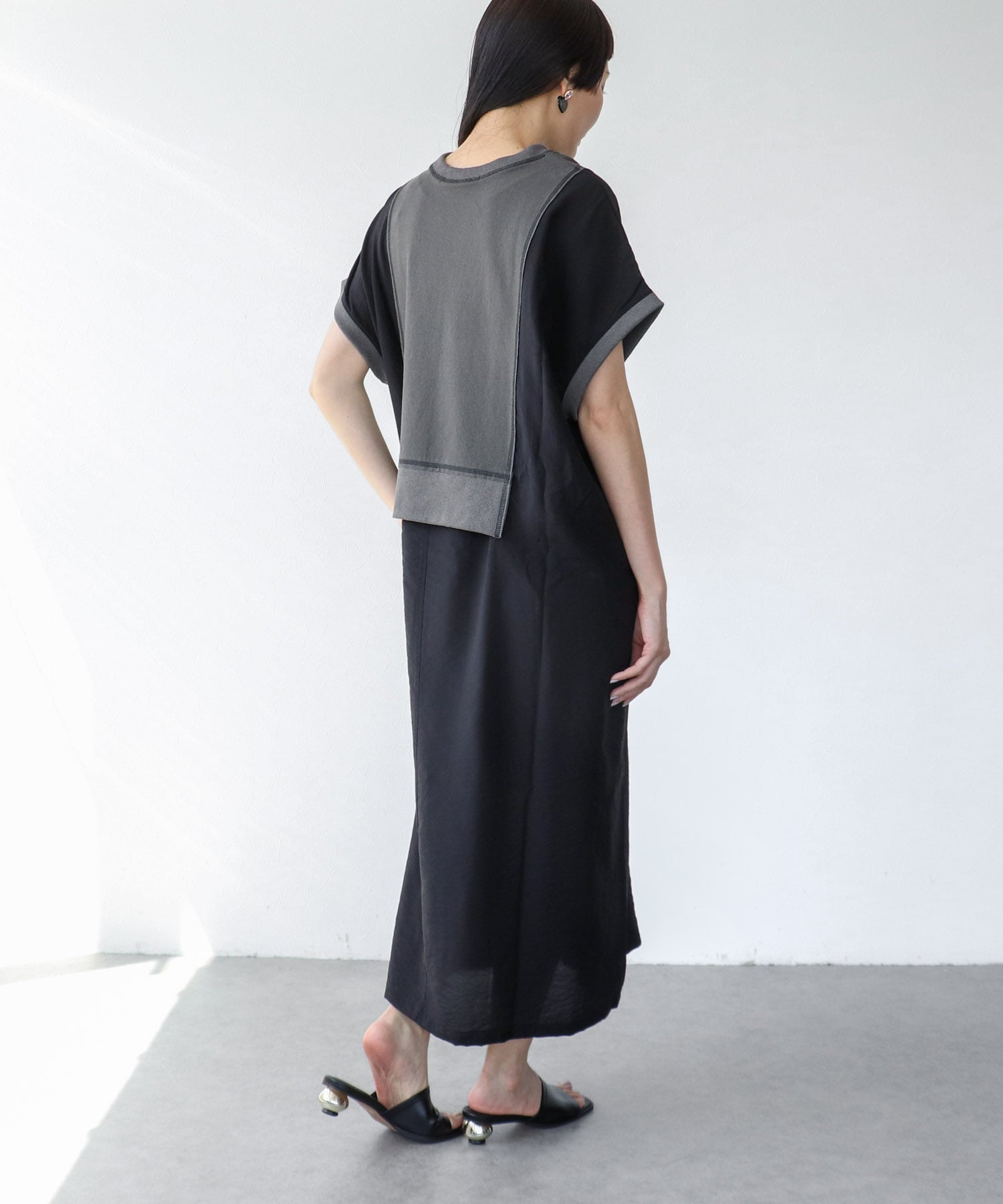 配色切替えリメイク風ロゴワンピース