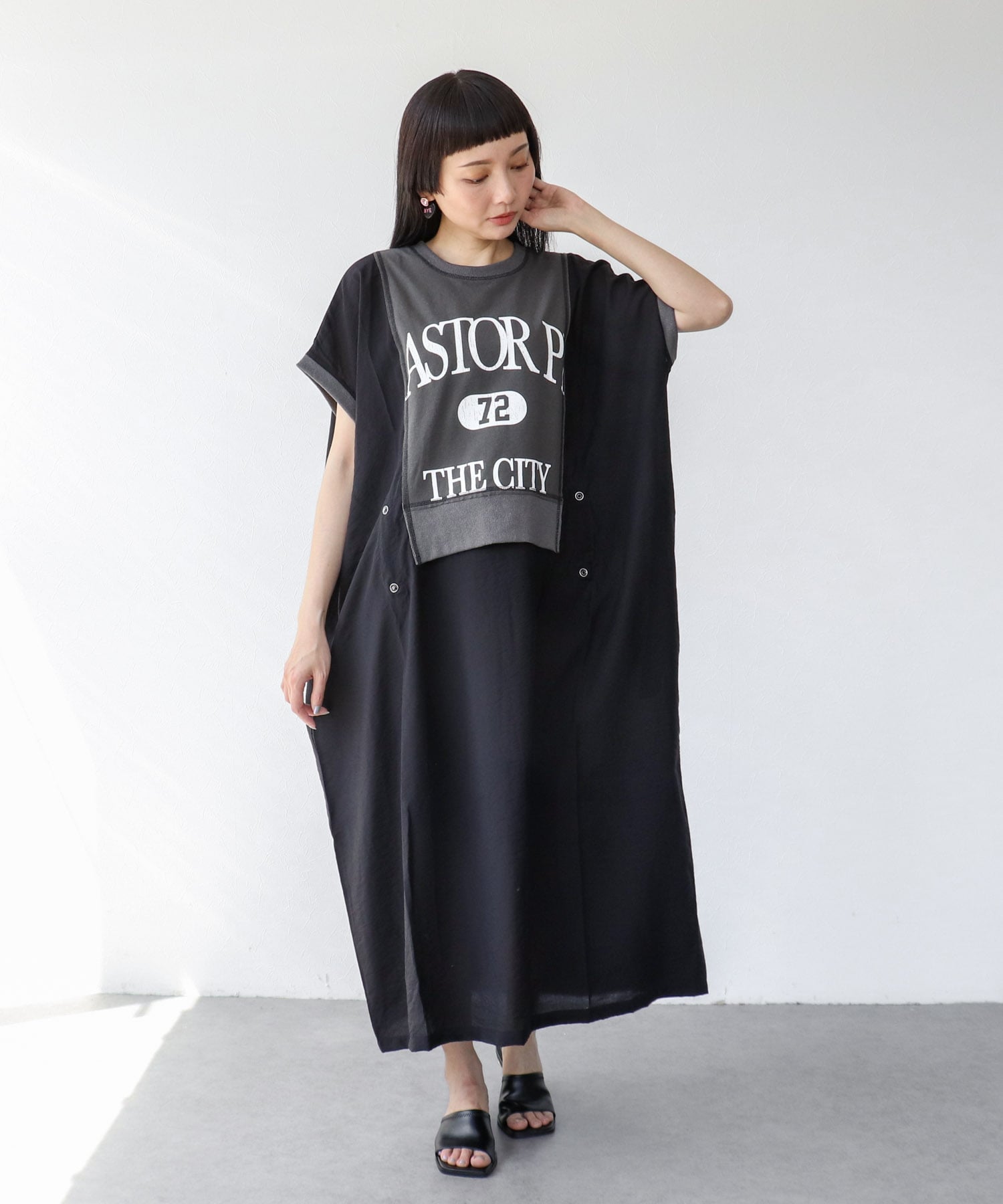 配色切替えリメイク風ロゴワンピース