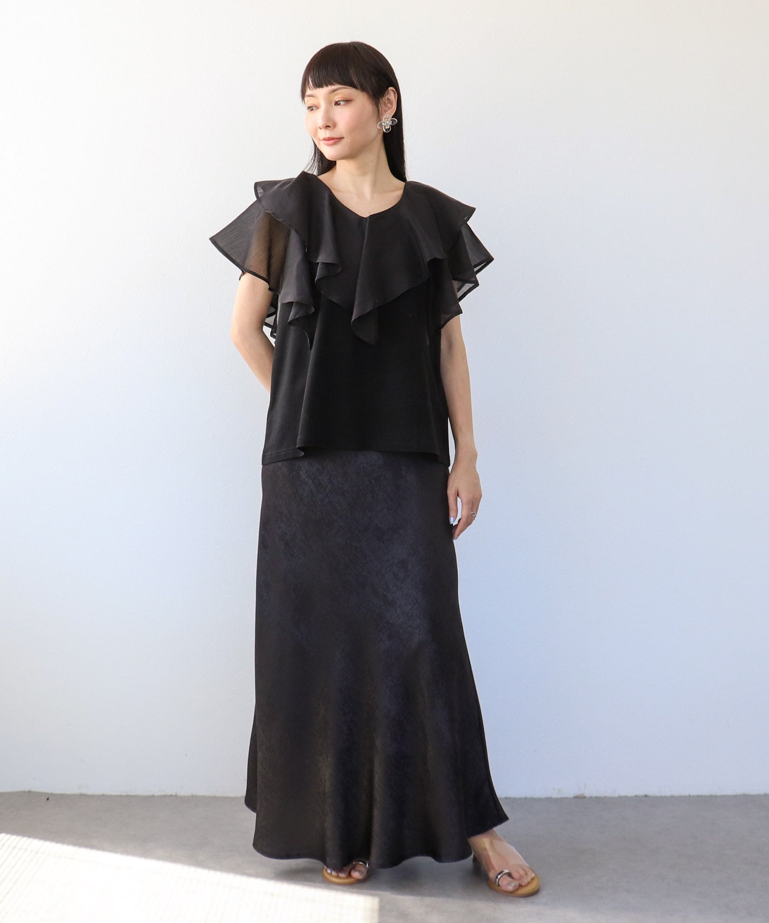 〔お家で試着〕布帛使いフリルカラープルオーバー