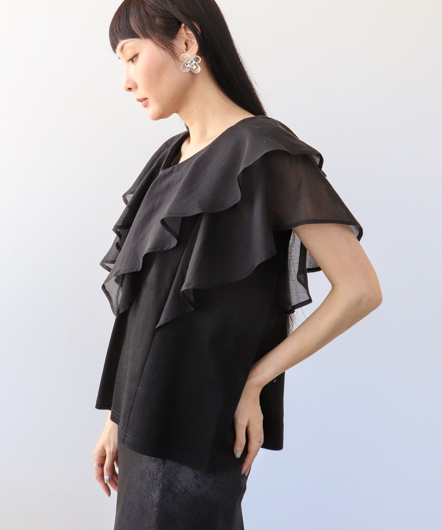 〔お家で試着〕布帛使いフリルカラープルオーバー