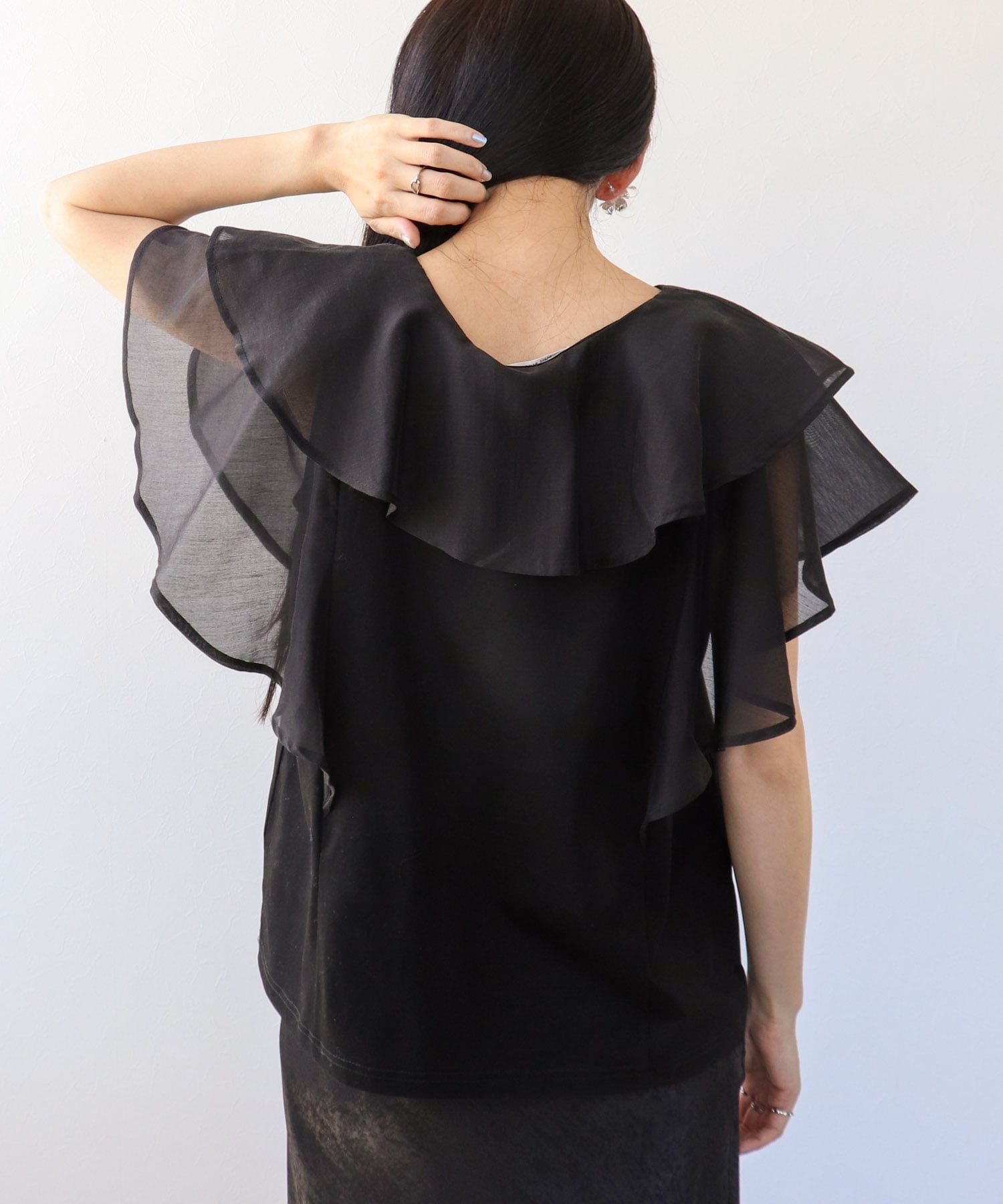 〔お家で試着〕布帛使いフリルカラープルオーバー