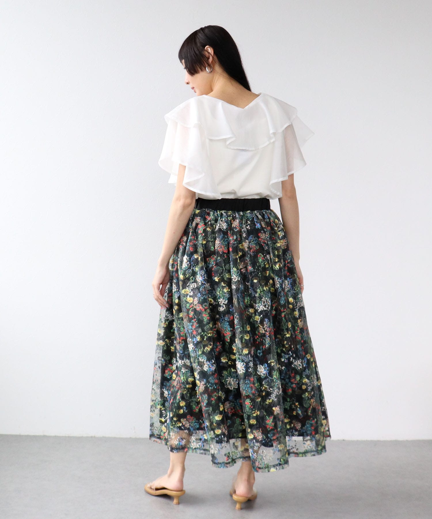 〔お家で試着〕布帛使いフリルカラープルオーバー