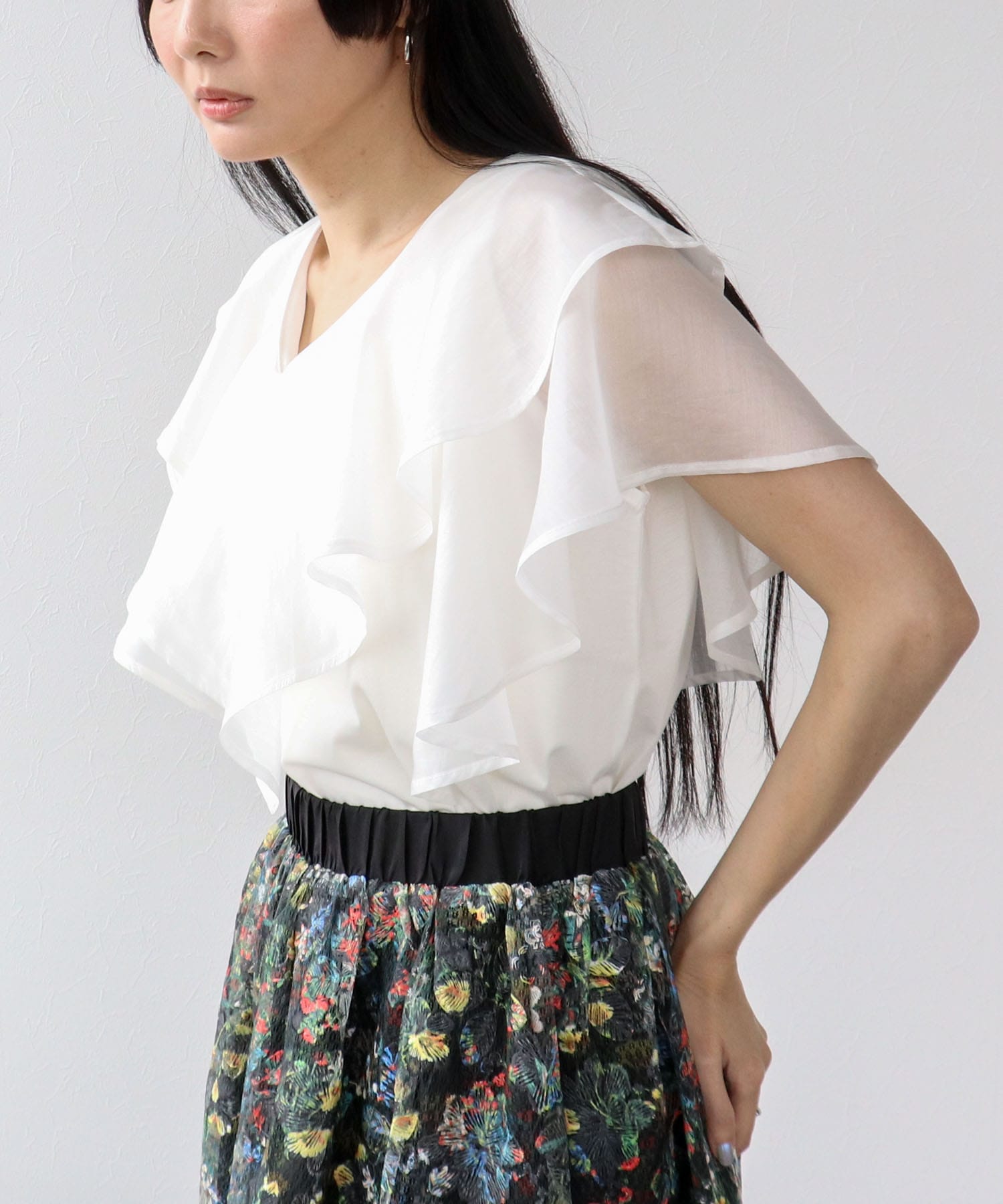 〔お家で試着〕布帛使いフリルカラープルオーバー