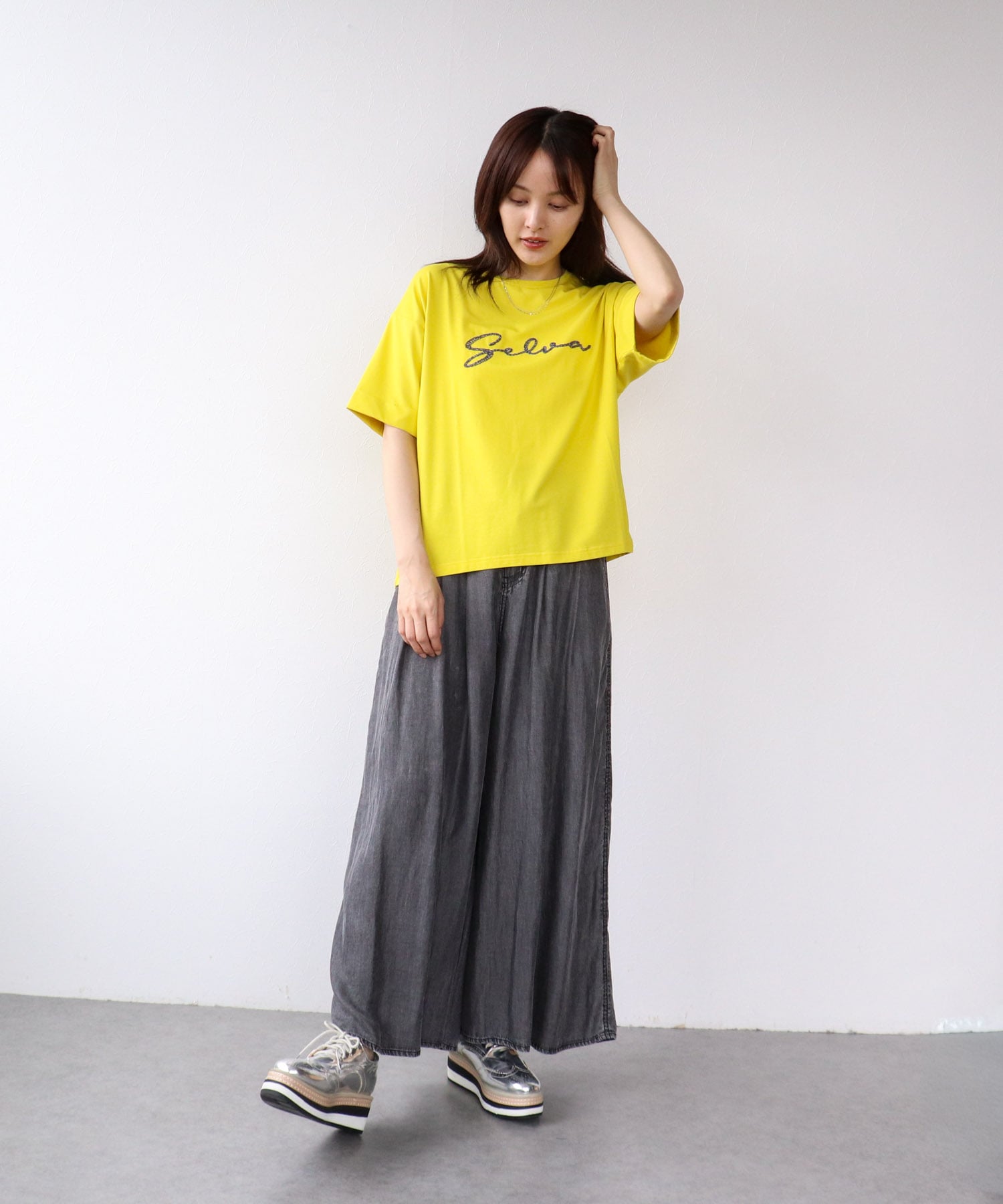 コード刺繍ロゴTシャツ