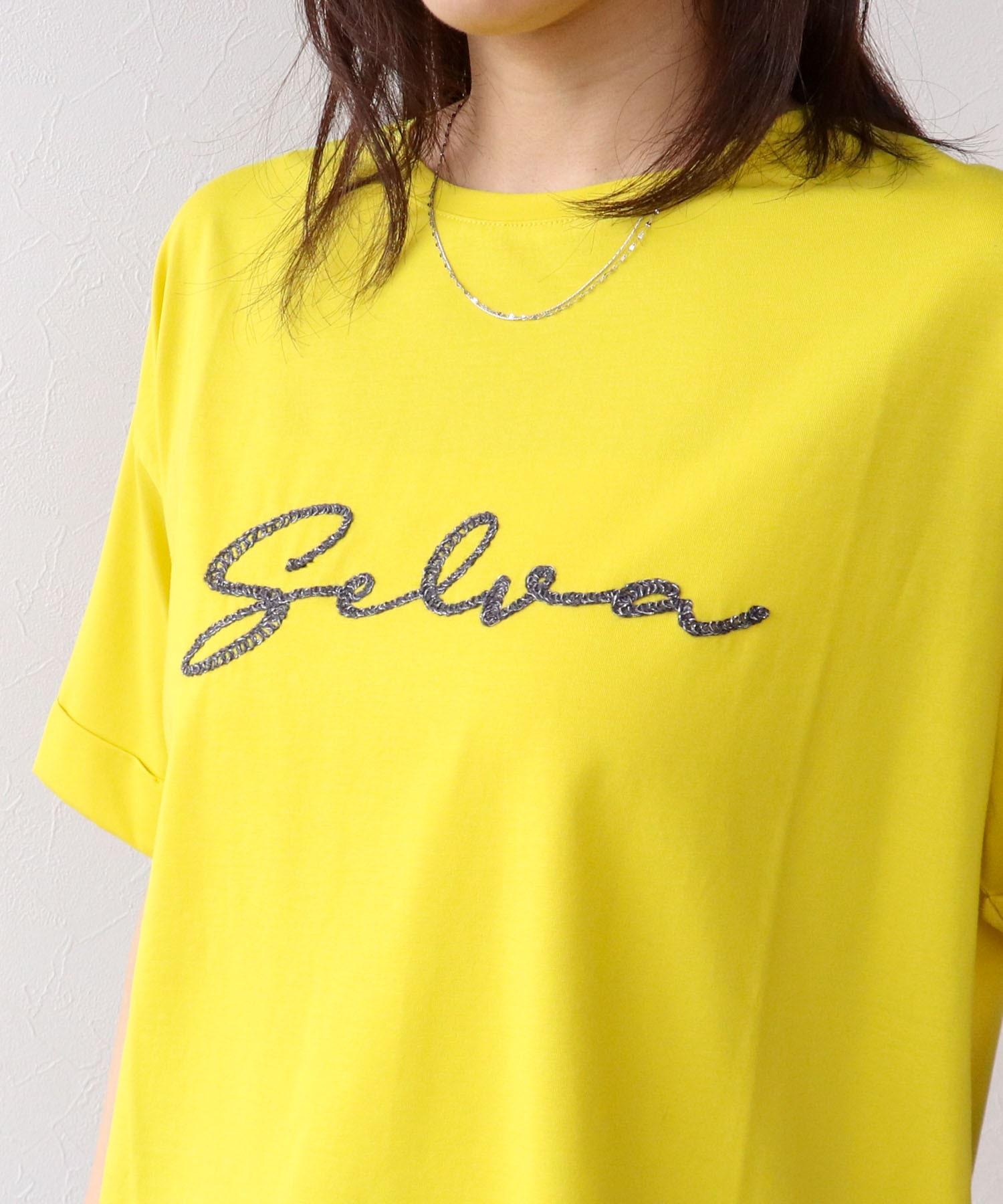 コード刺繍ロゴTシャツ