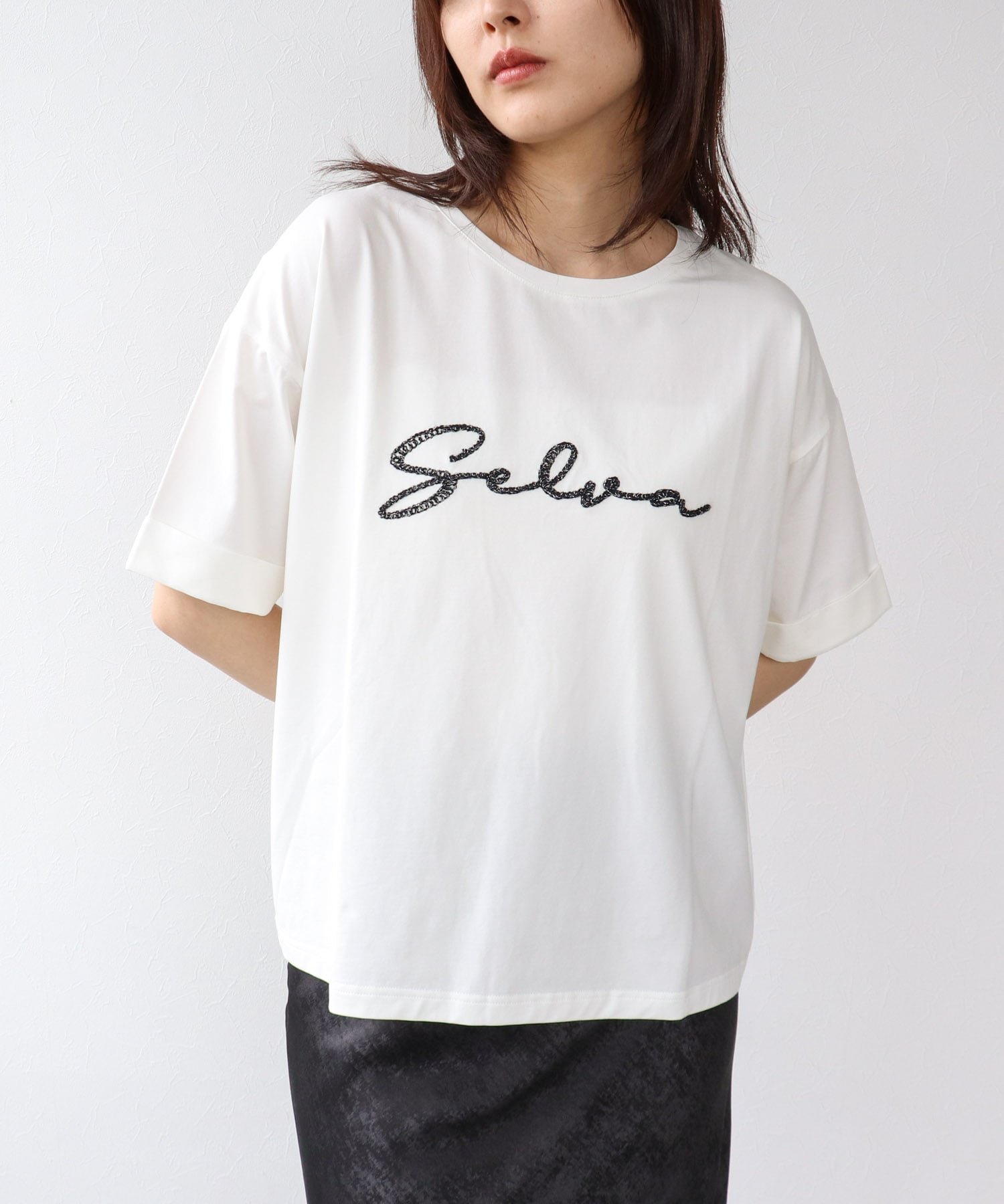 コード刺繍ロゴTシャツ