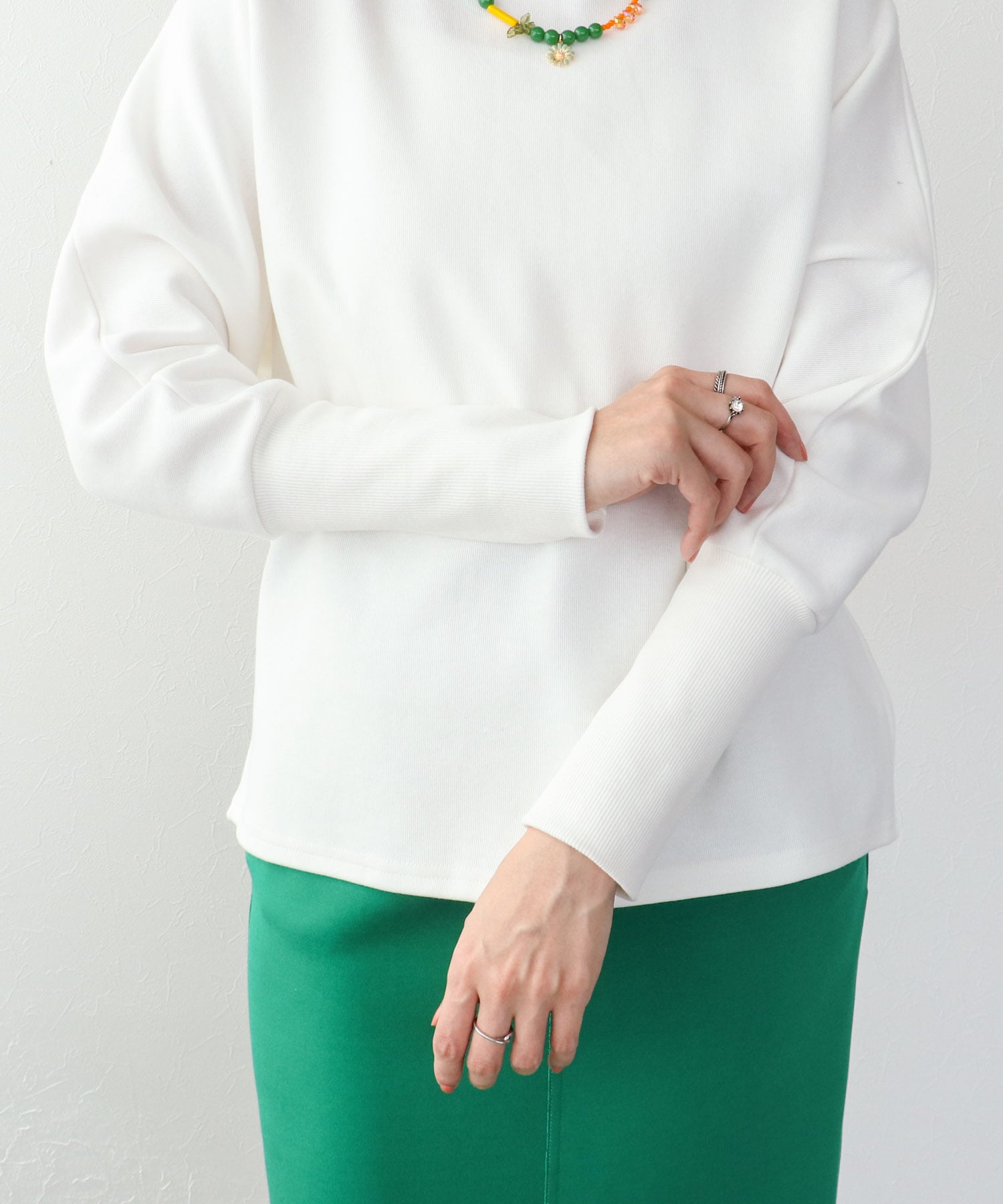 サカリバドルマンバックジッププルオーバー