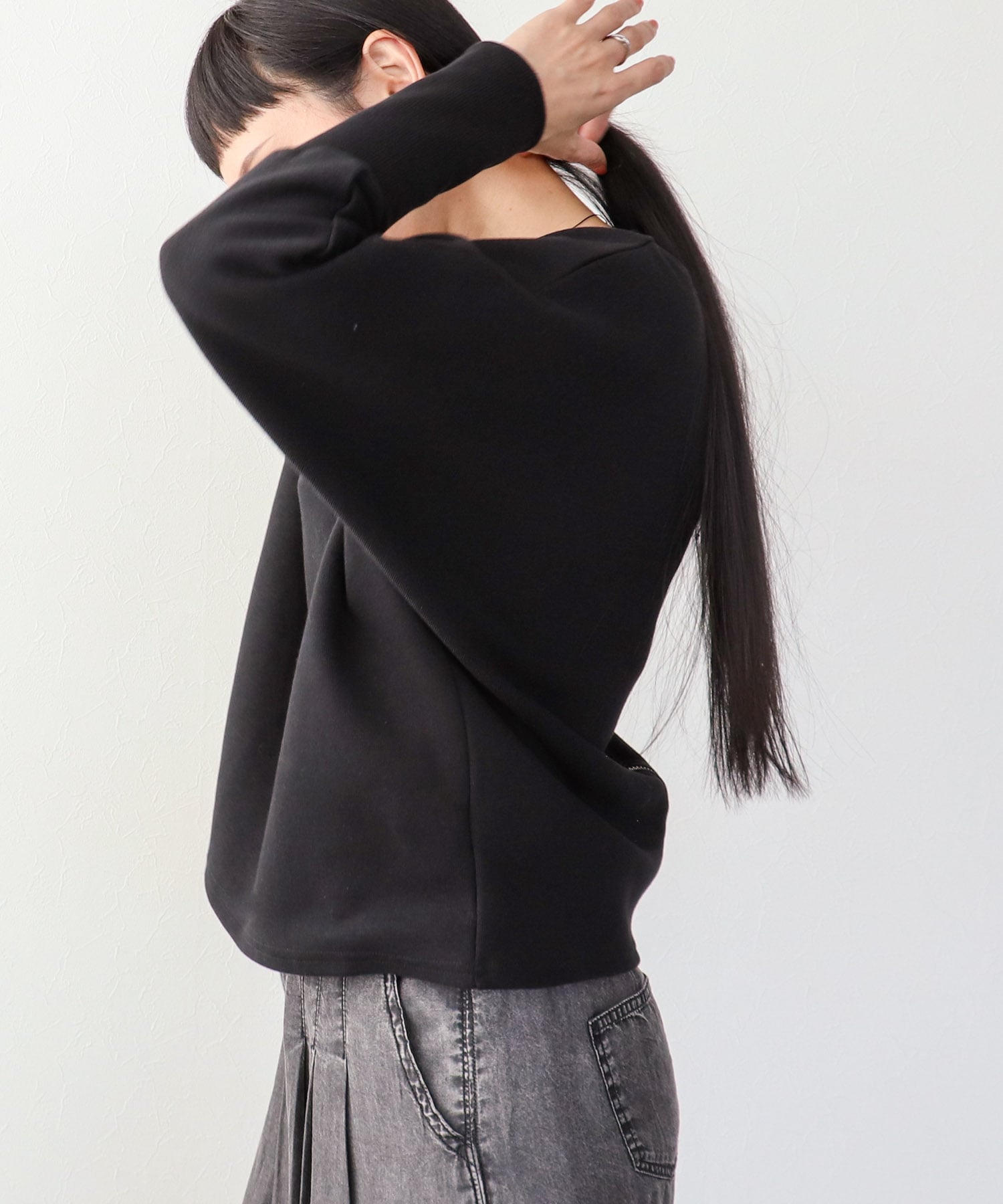 サカリバドルマンバックジッププルオーバー