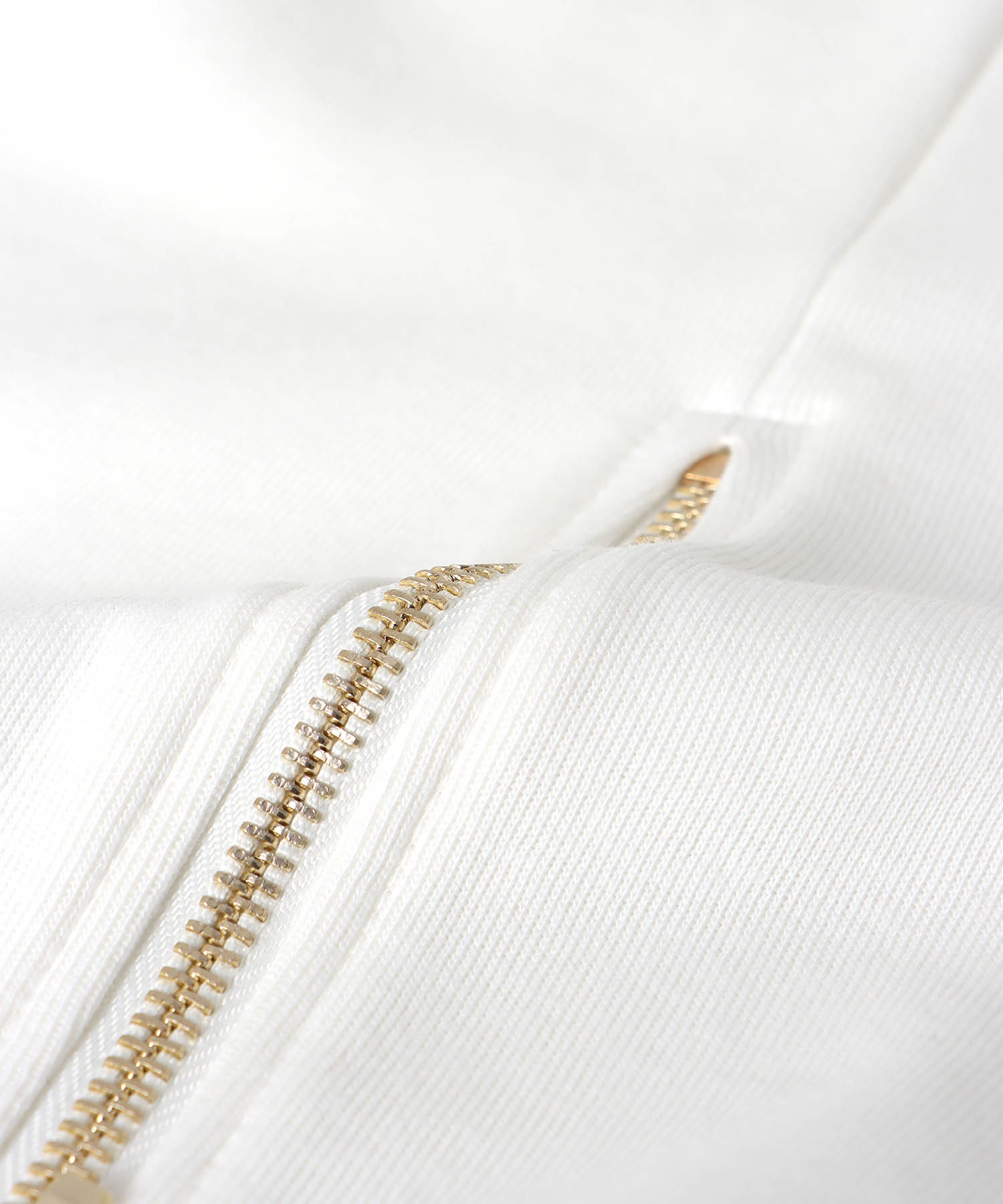 サカリバドルマンバックジッププルオーバー