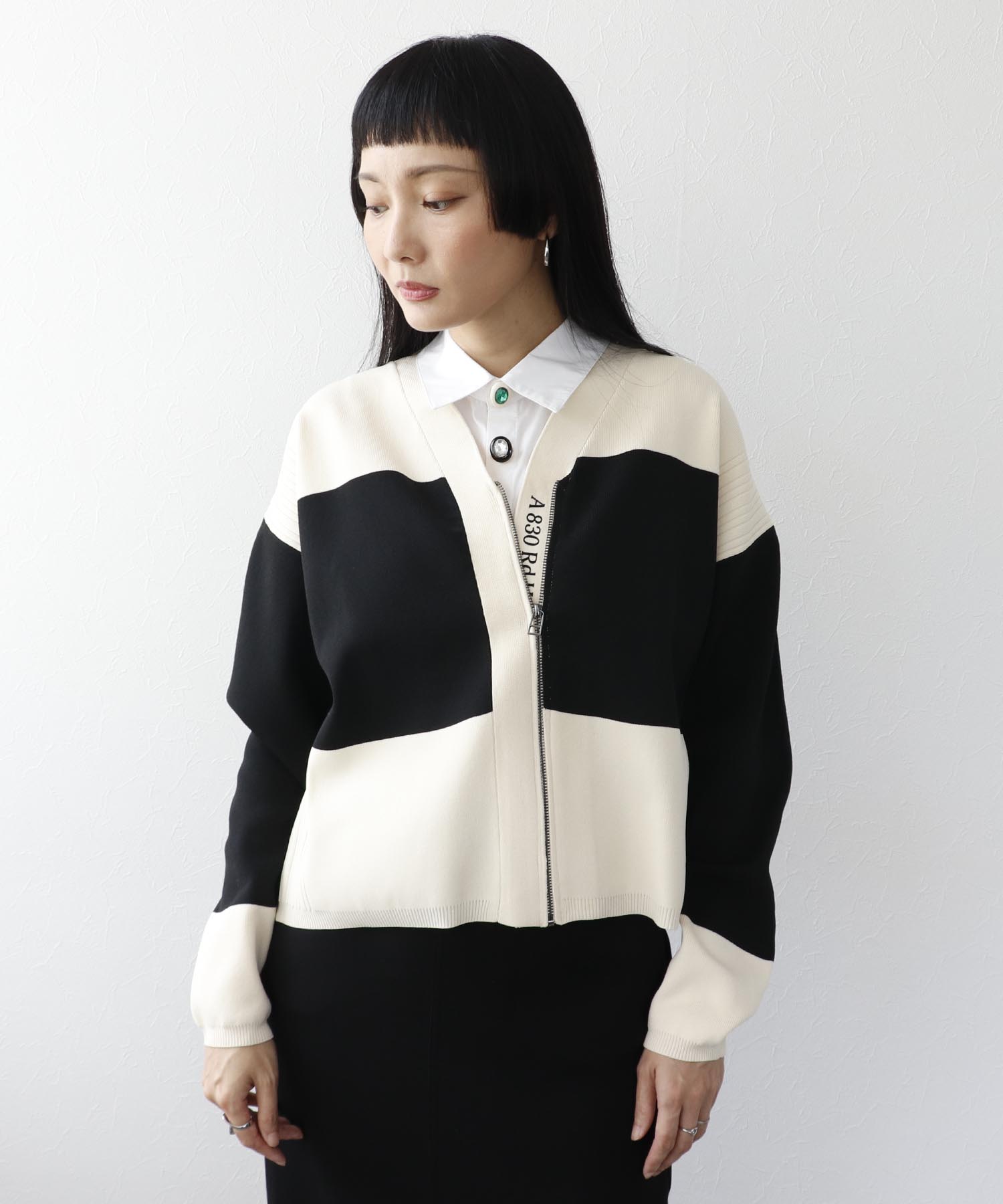 超軽量編柄ロゴZIPブルゾン