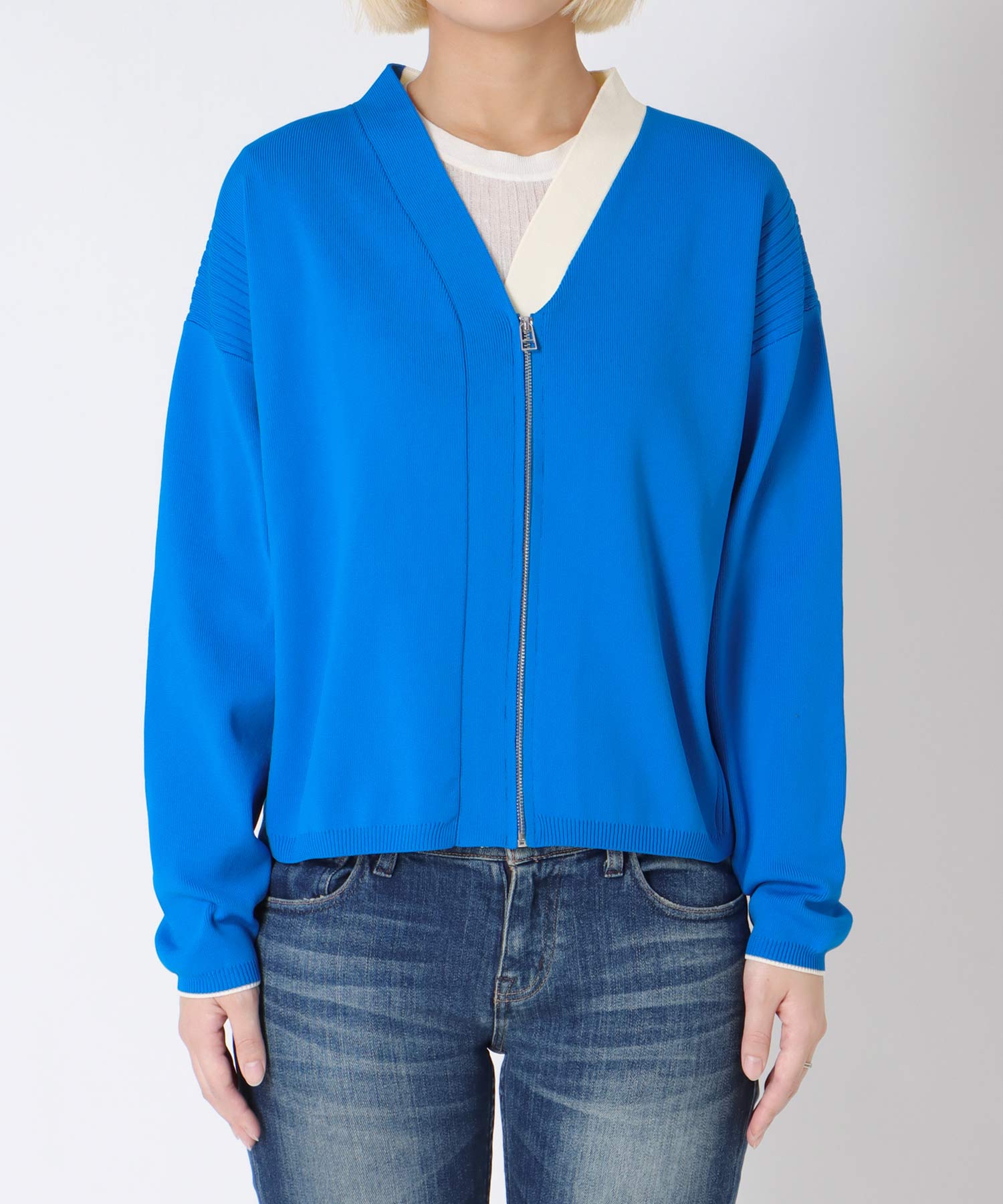 超軽量編柄ロゴZIPブルゾン