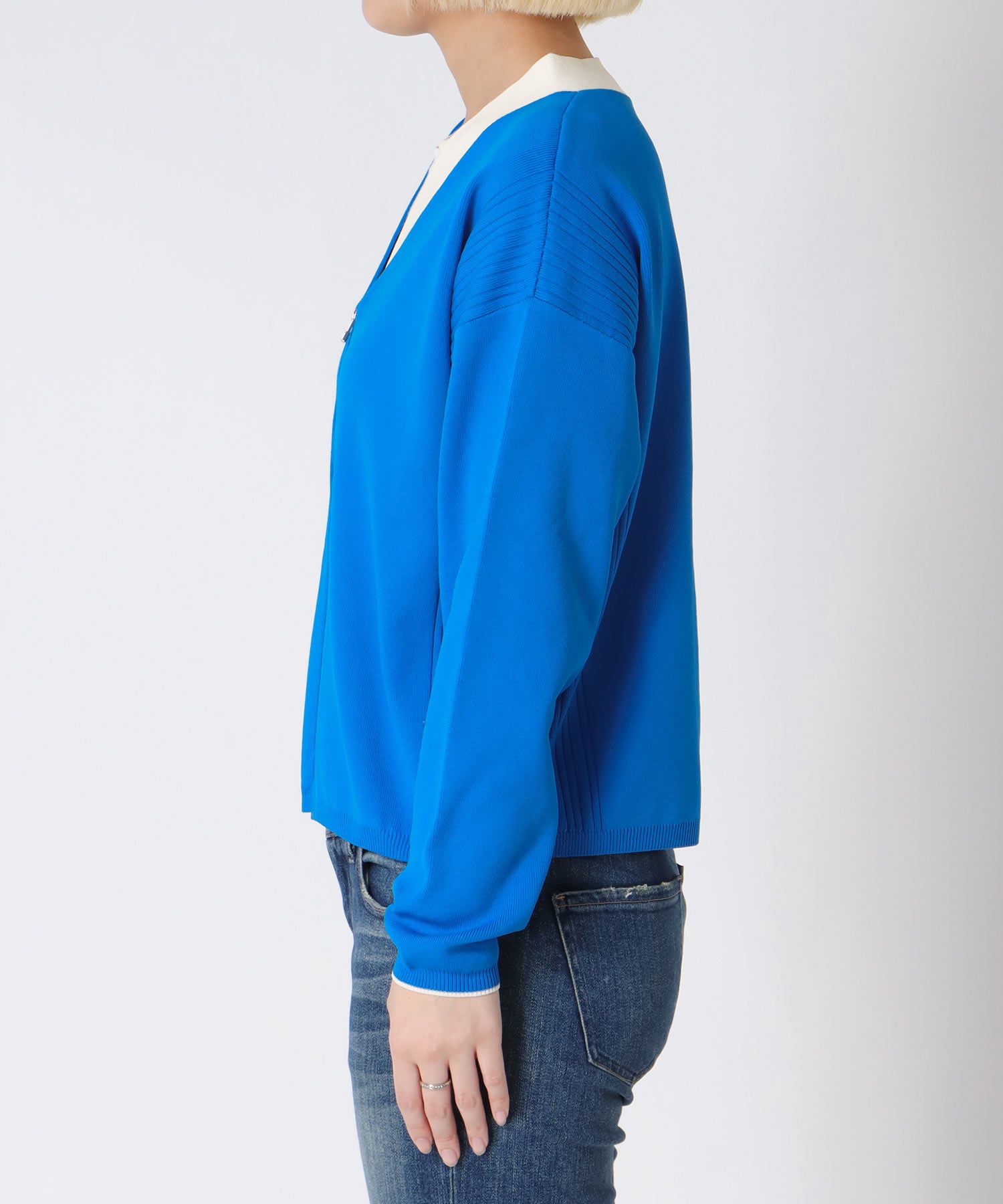 超軽量編柄ロゴZIPブルゾン