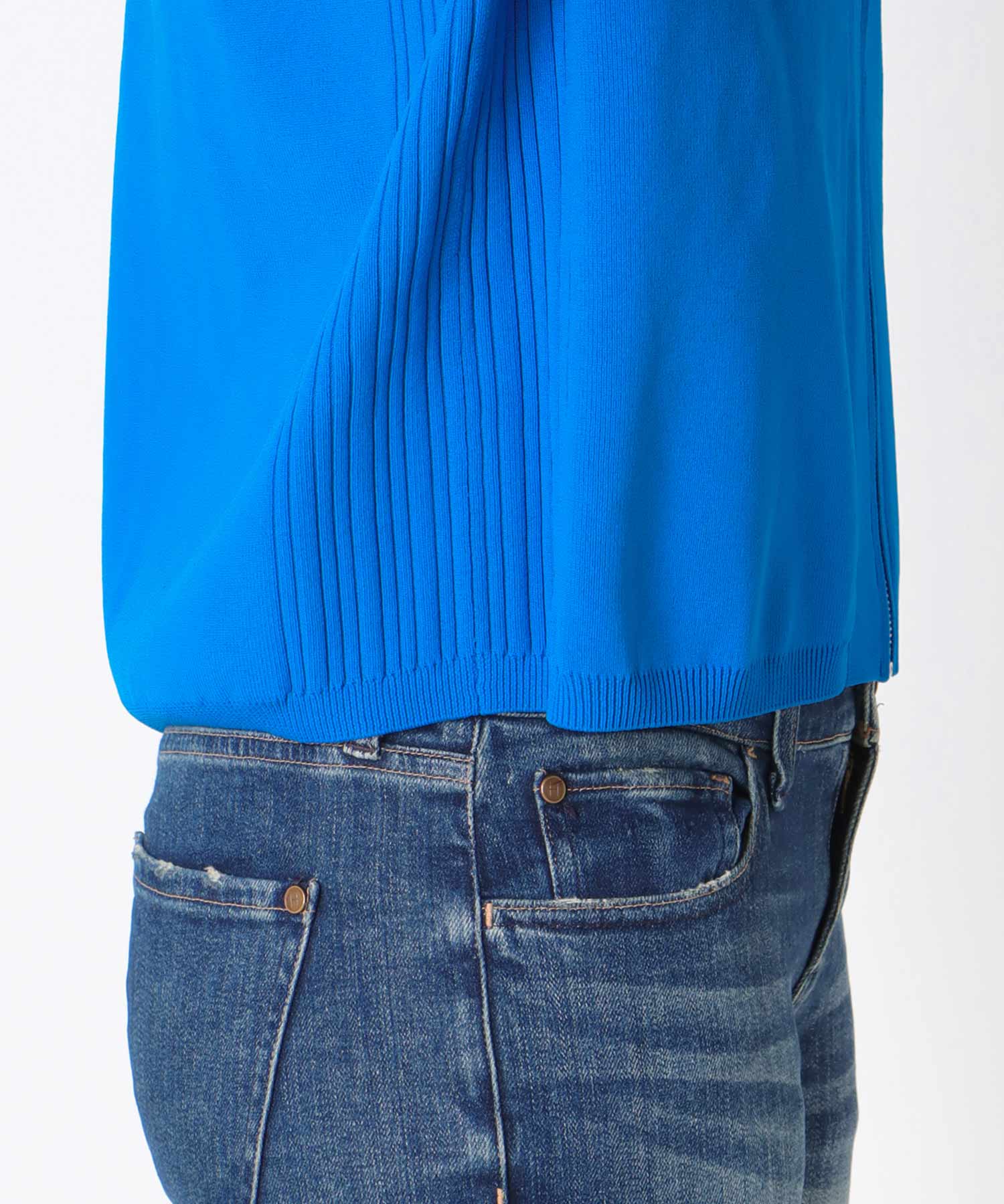 超軽量編柄ロゴZIPブルゾン