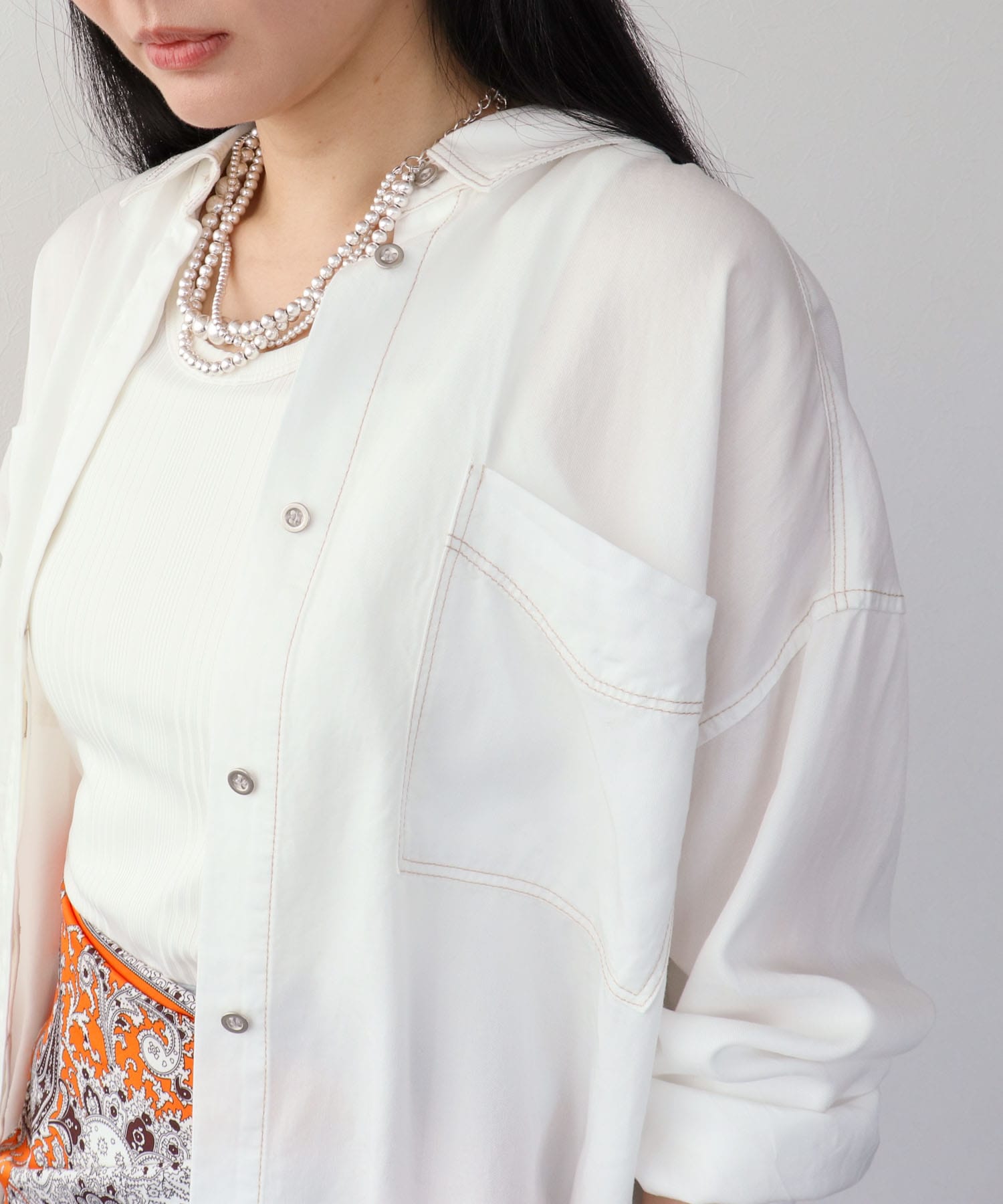 パウダーシルクデニムラウンドブラウス