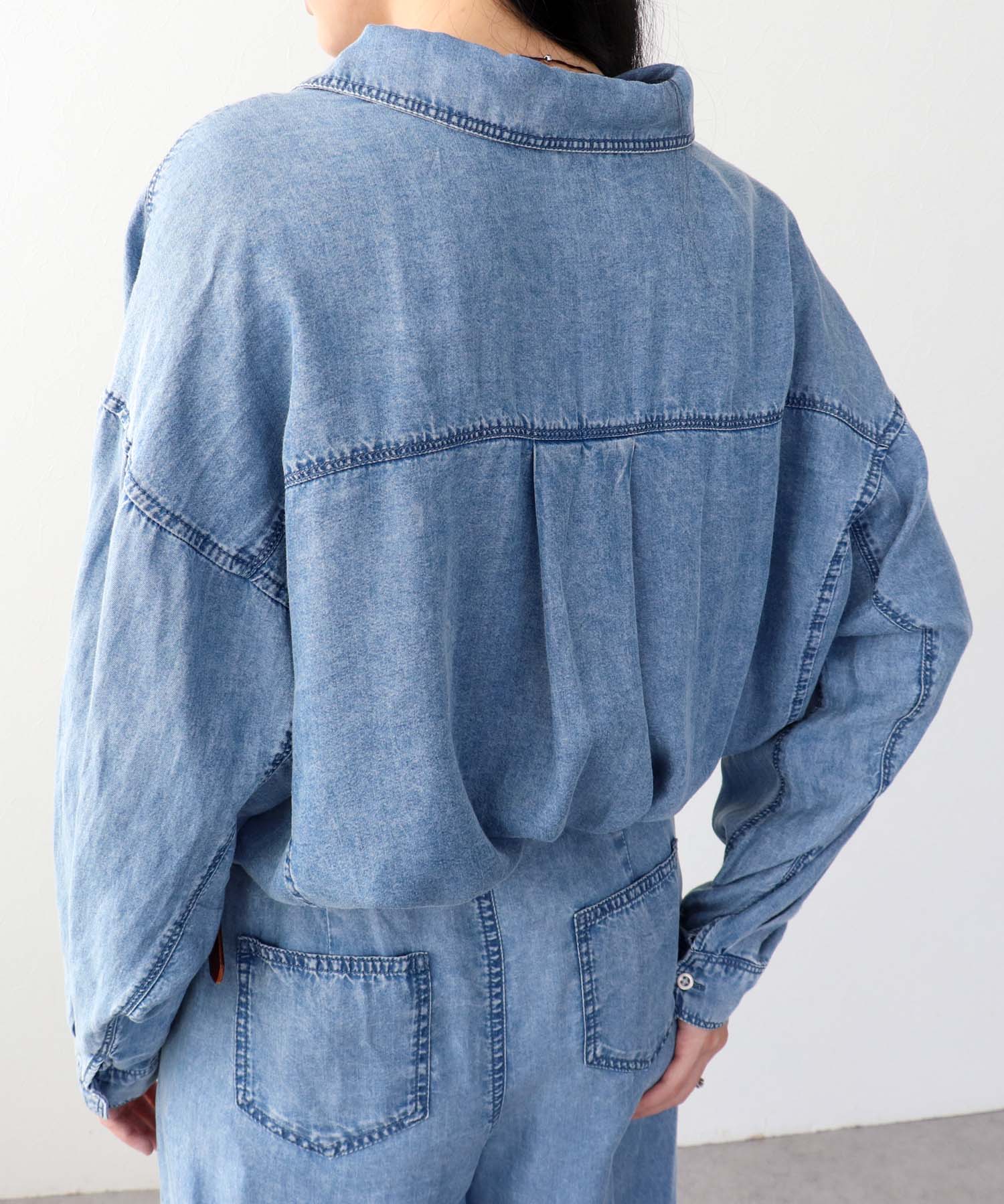 パウダーシルクデニムラウンドブラウス