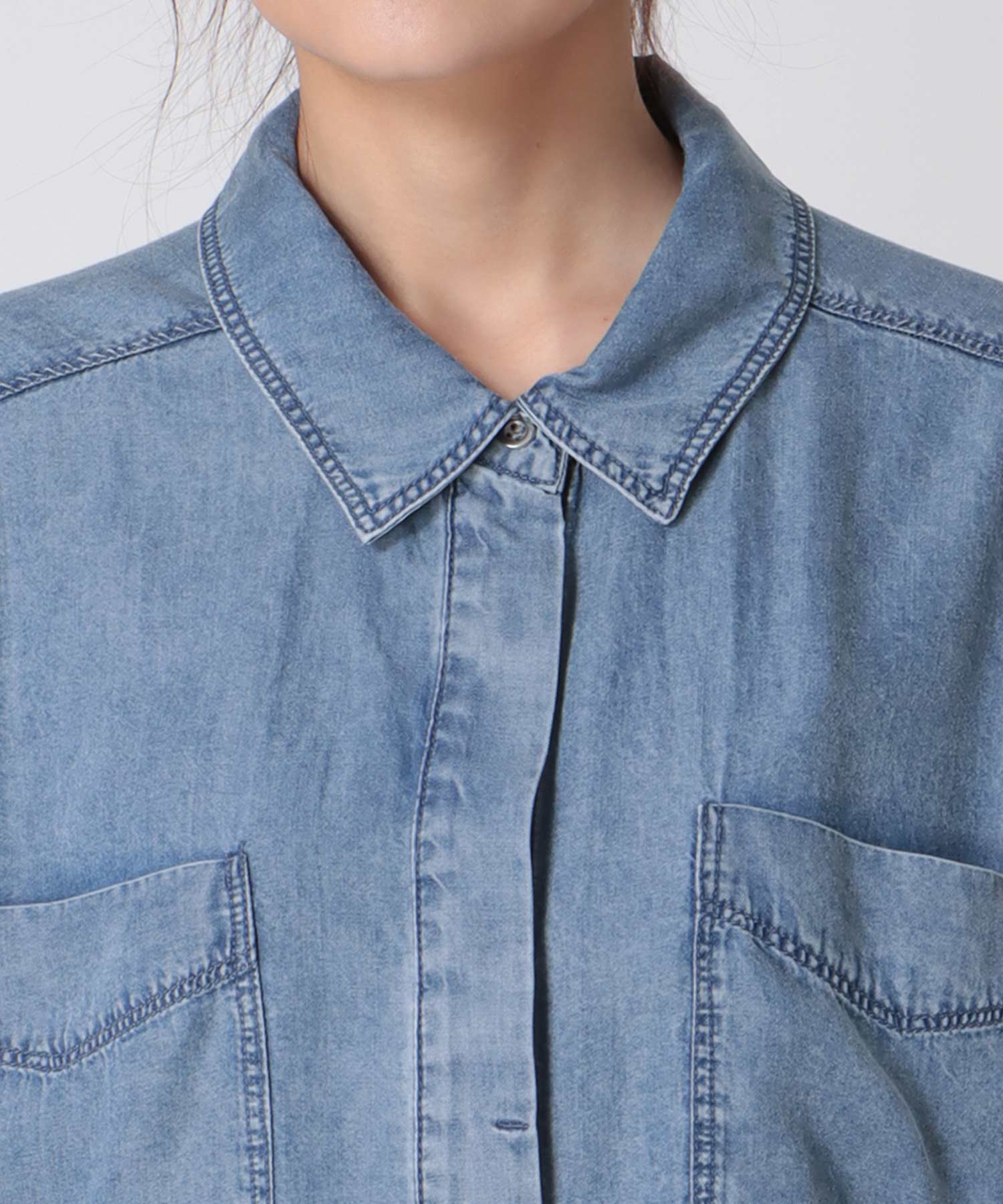 パウダーシルクデニムラウンドブラウス