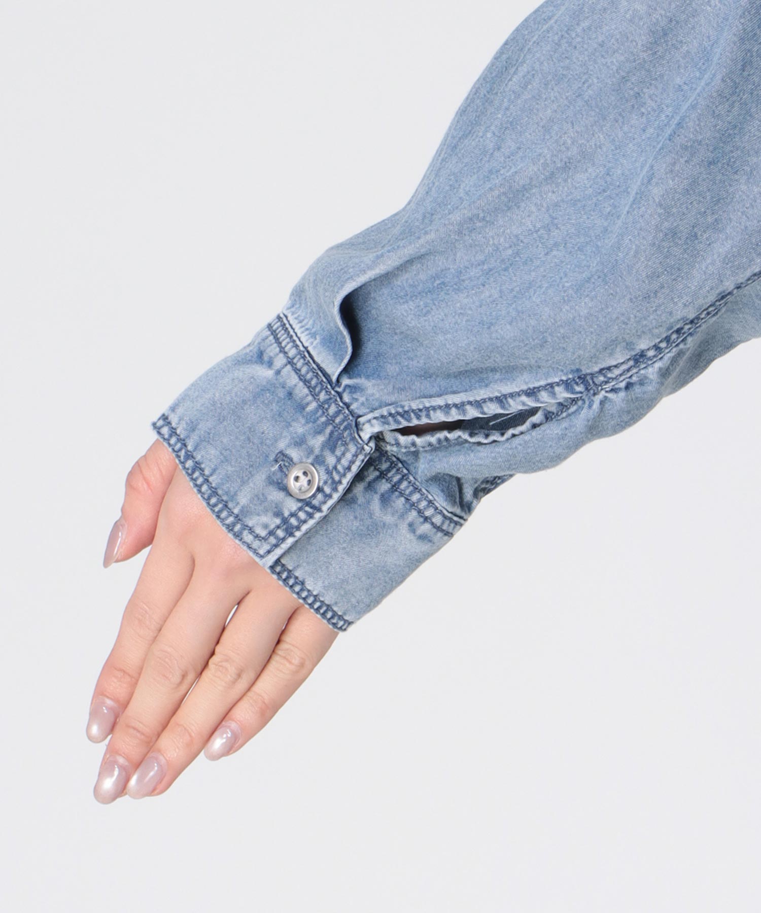 パウダーシルクデニムラウンドブラウス