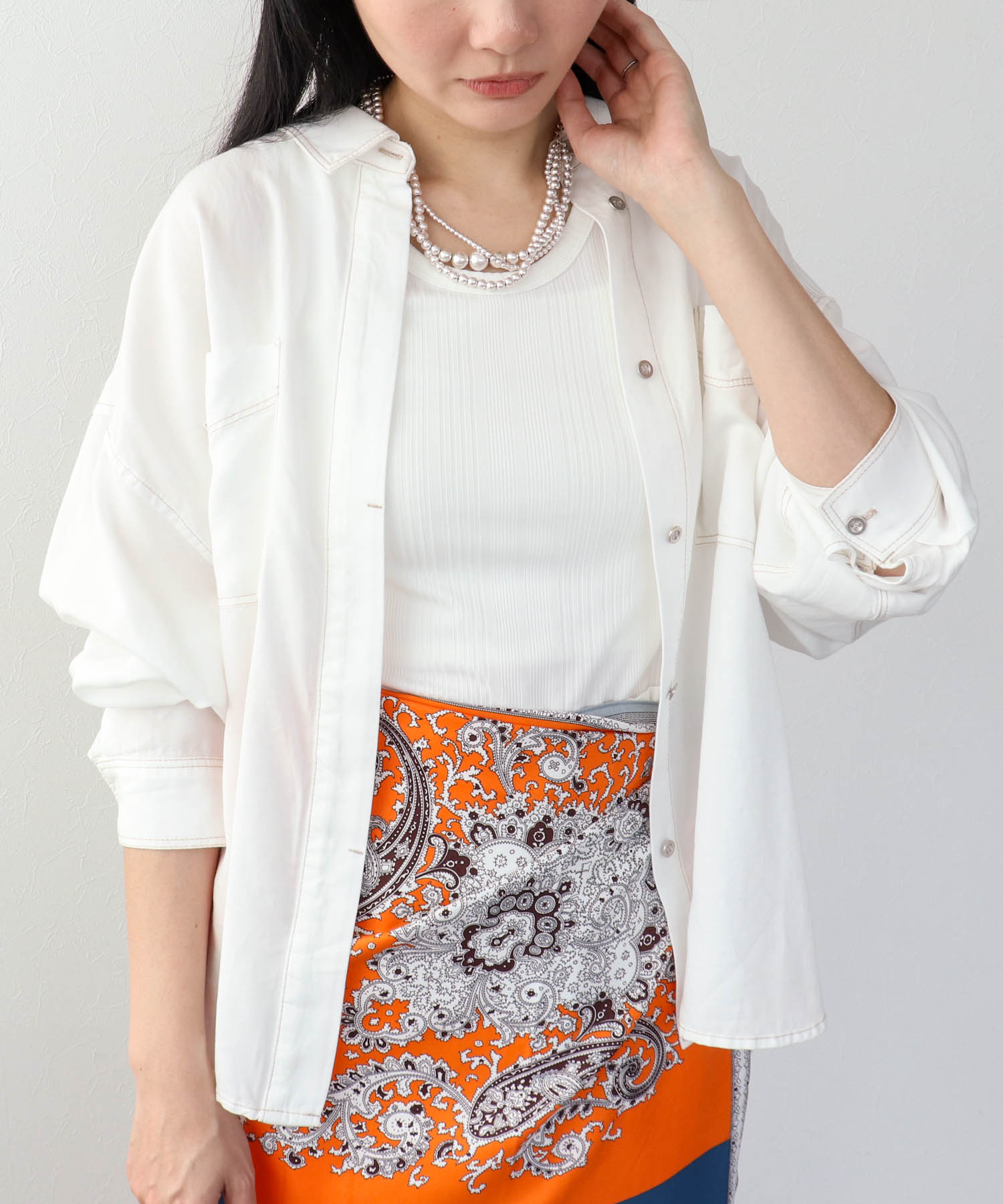 パウダーシルクデニムラウンドブラウス