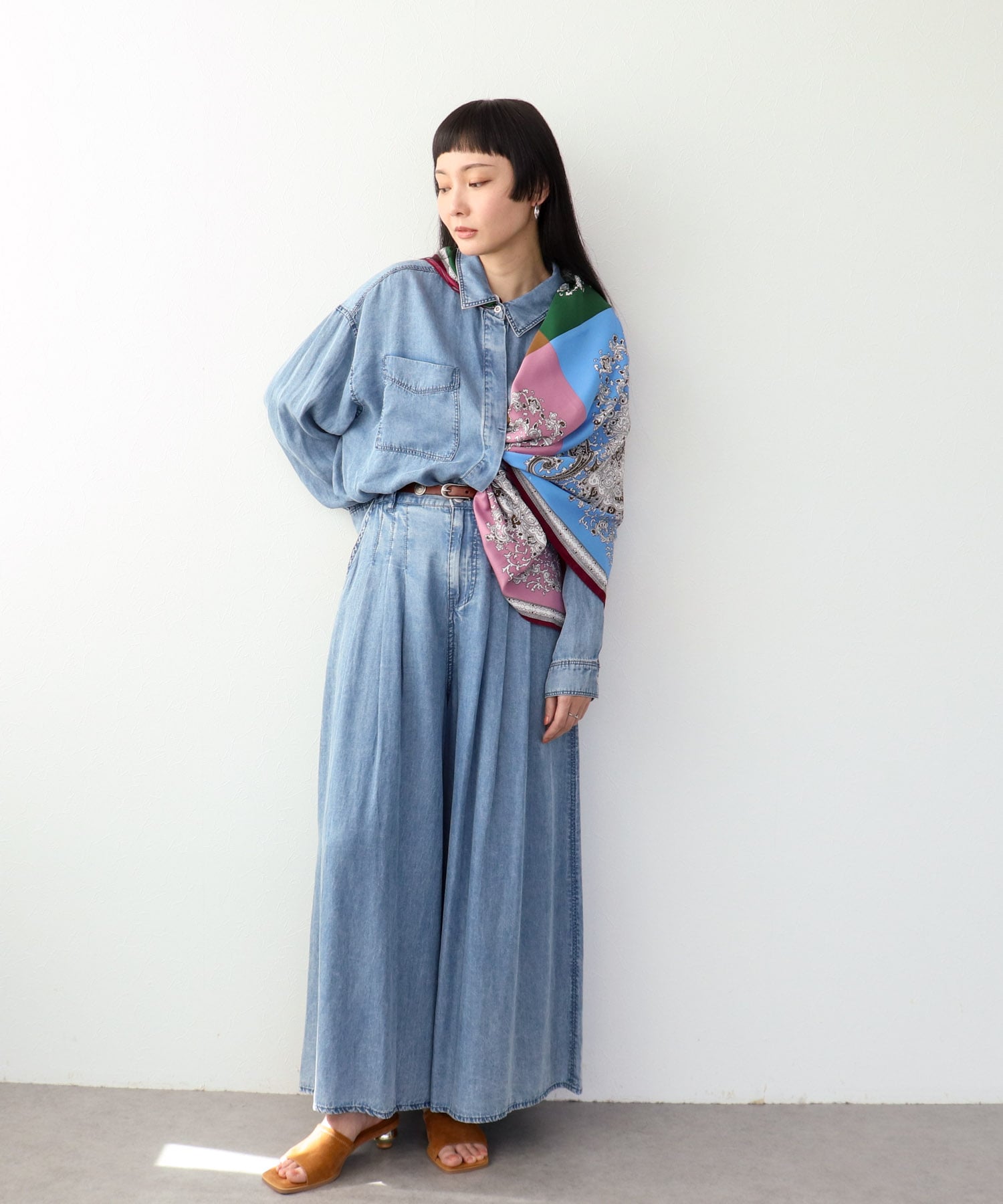 パウダーシルクデニムラウンドパンツ