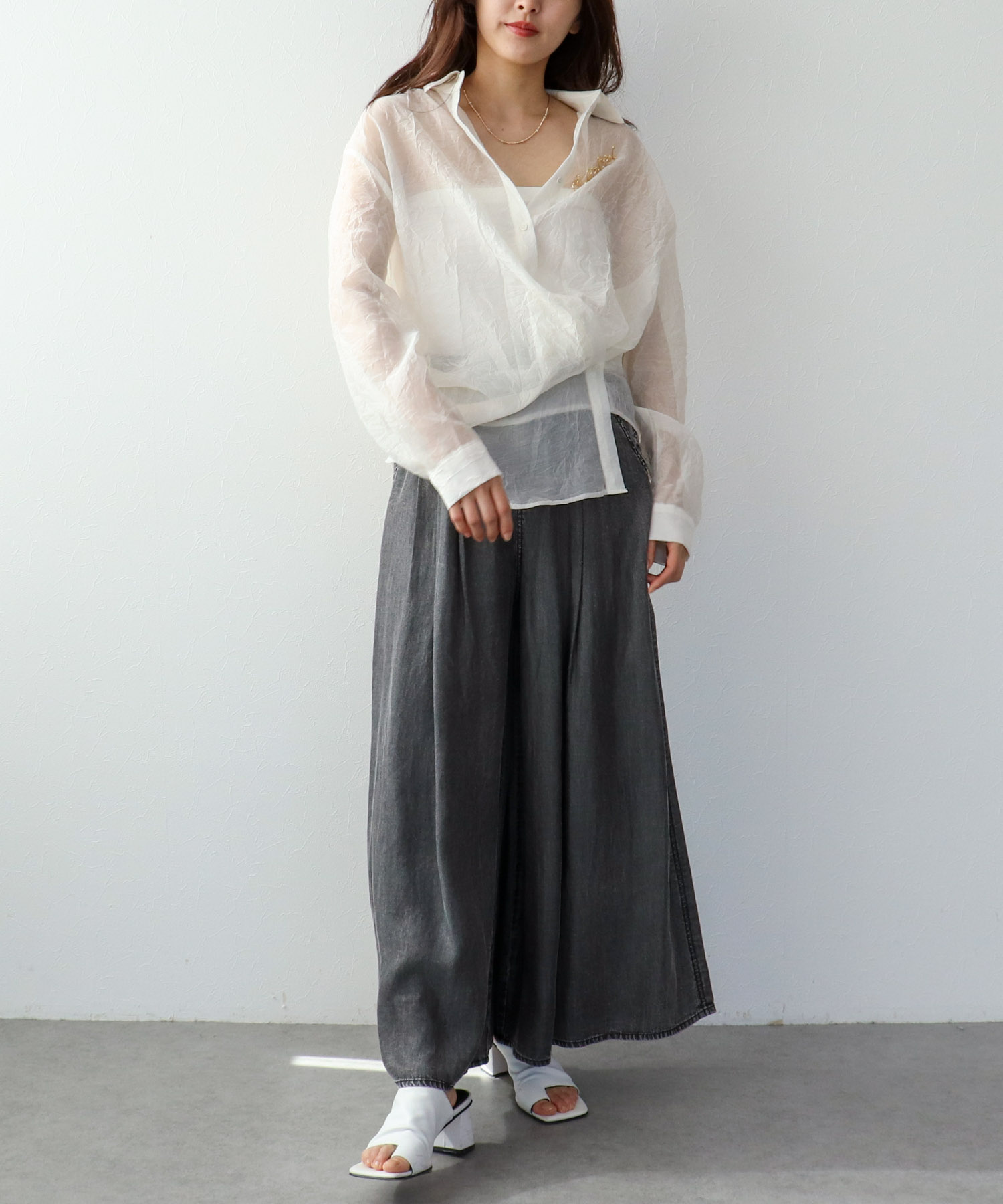 【2/26(木)12時予約開始】パウダーシルクデニムラウンドパンツ