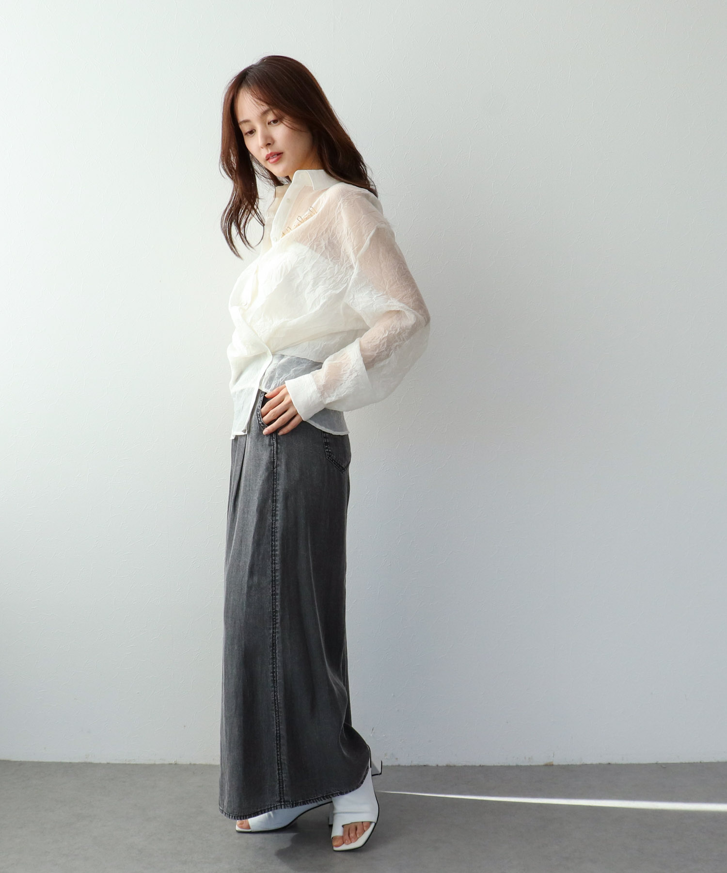 【2/26(木)12時予約開始】パウダーシルクデニムラウンドパンツ