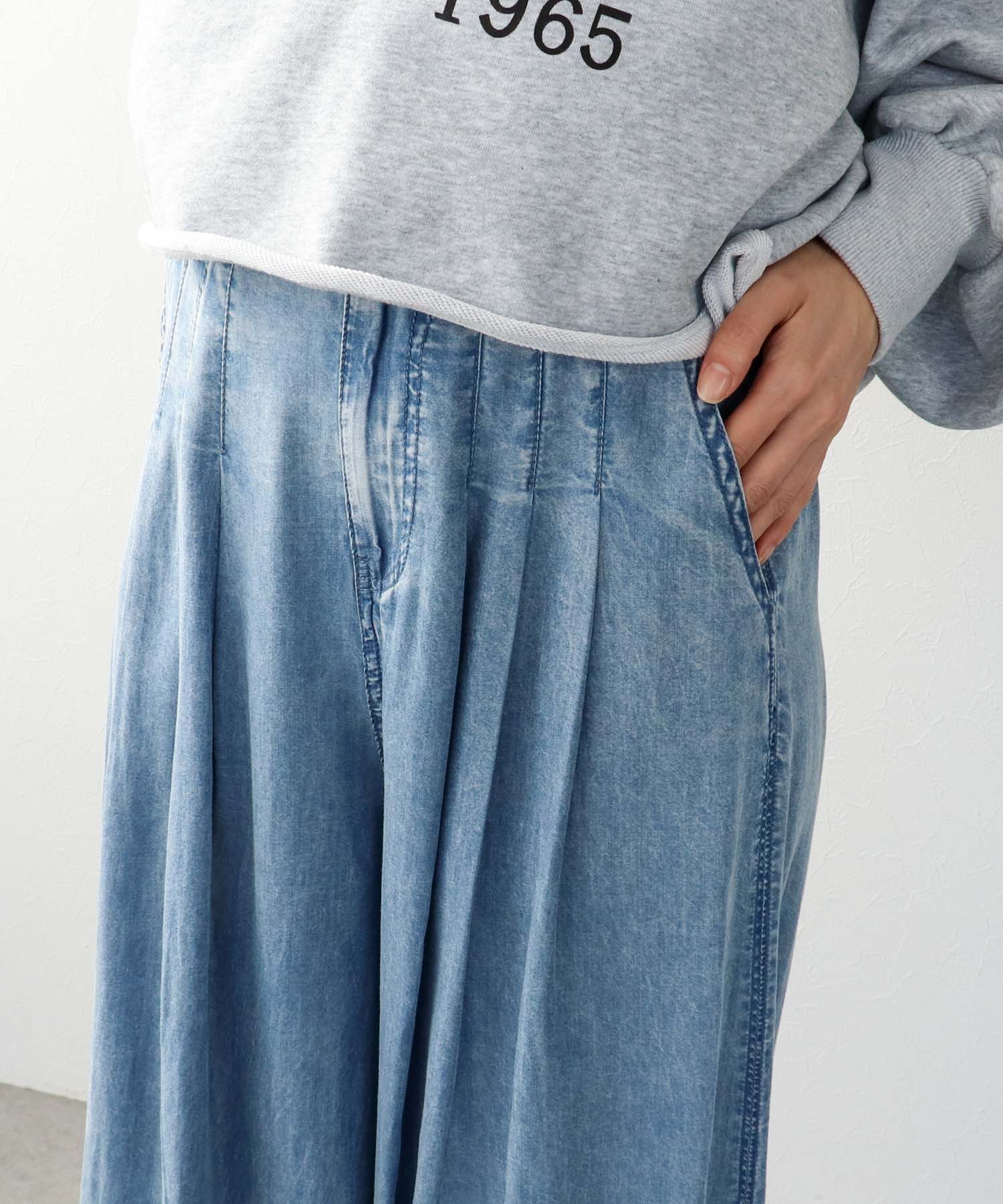 【2/26(木)12時予約開始】パウダーシルクデニムラウンドパンツ