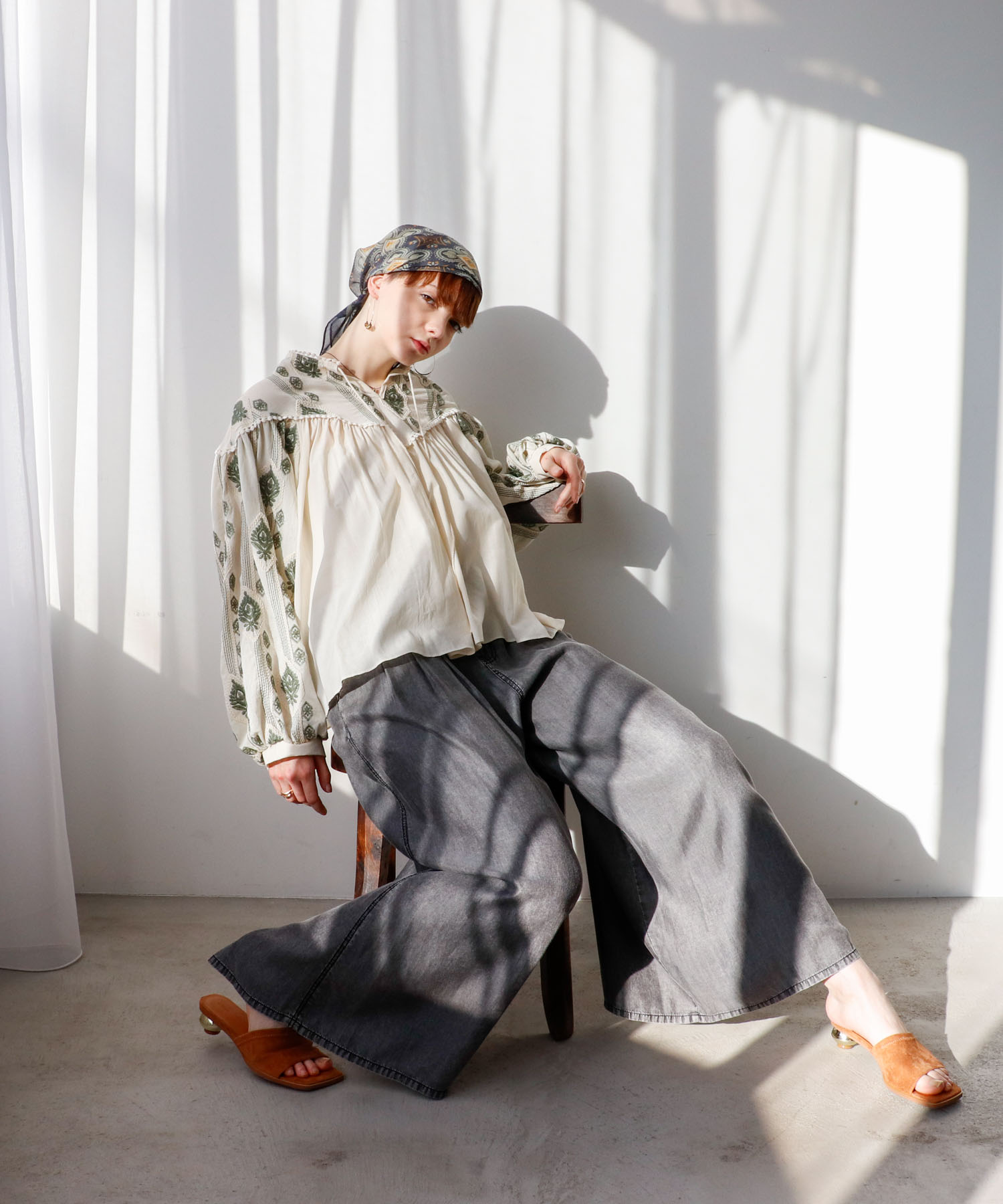 【2/26(木)12時予約開始】パウダーシルクデニムラウンドパンツ