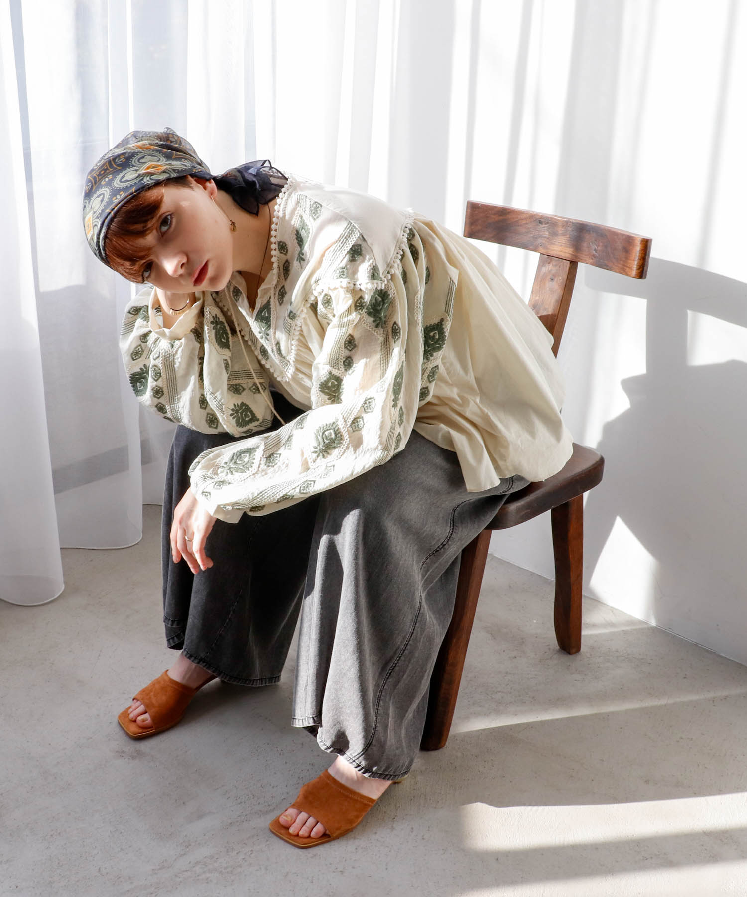 【2/26(木)12時予約開始】パウダーシルクデニムラウンドパンツ