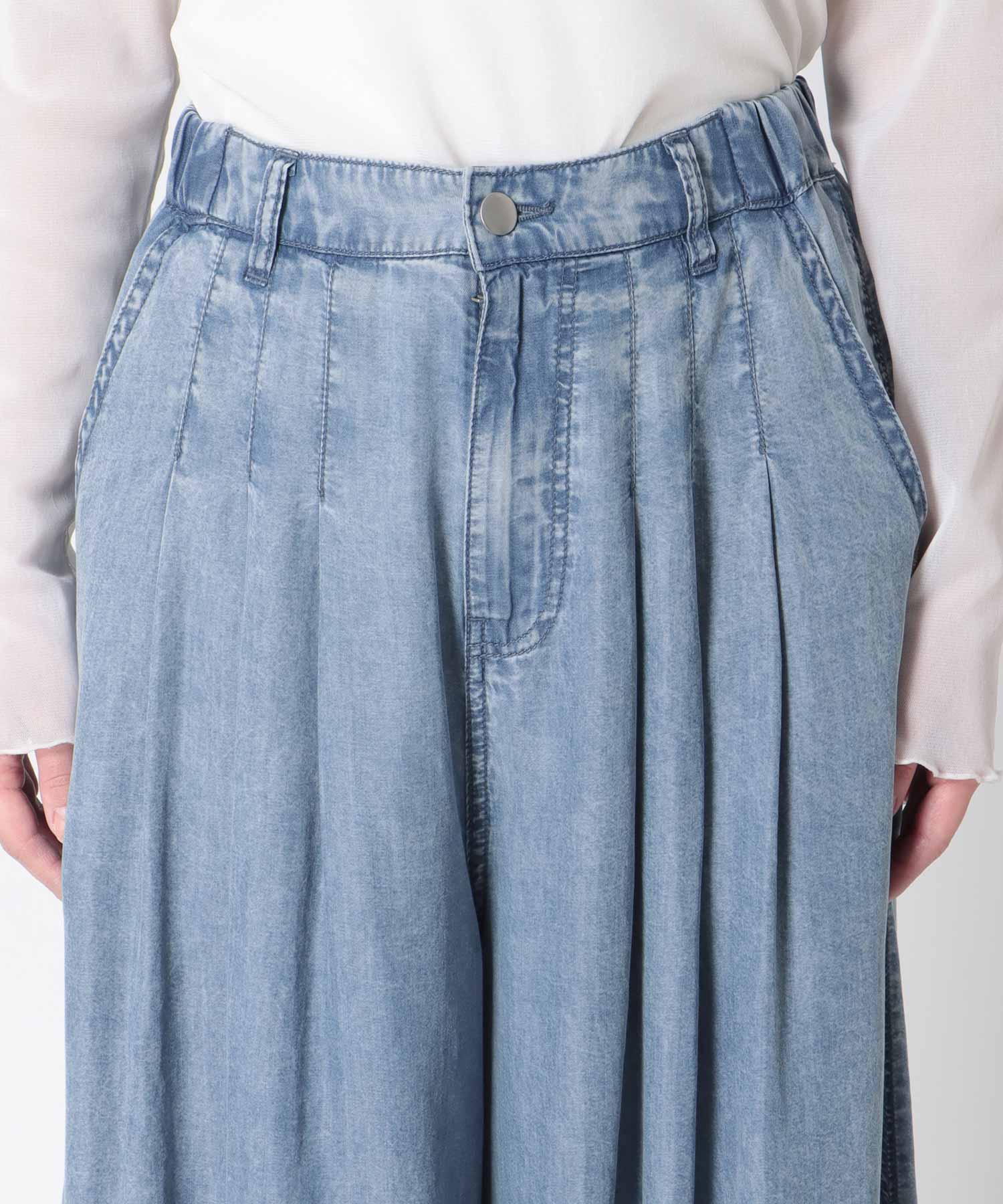 【2/26(木)12時予約開始】パウダーシルクデニムラウンドパンツ