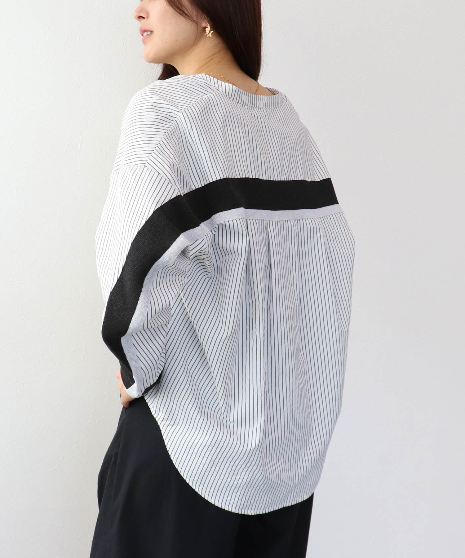 バックヨークテープブラウス