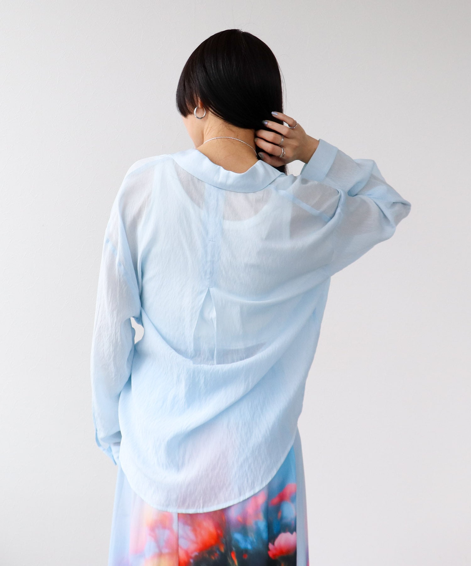 シアーエステルステンブラウス