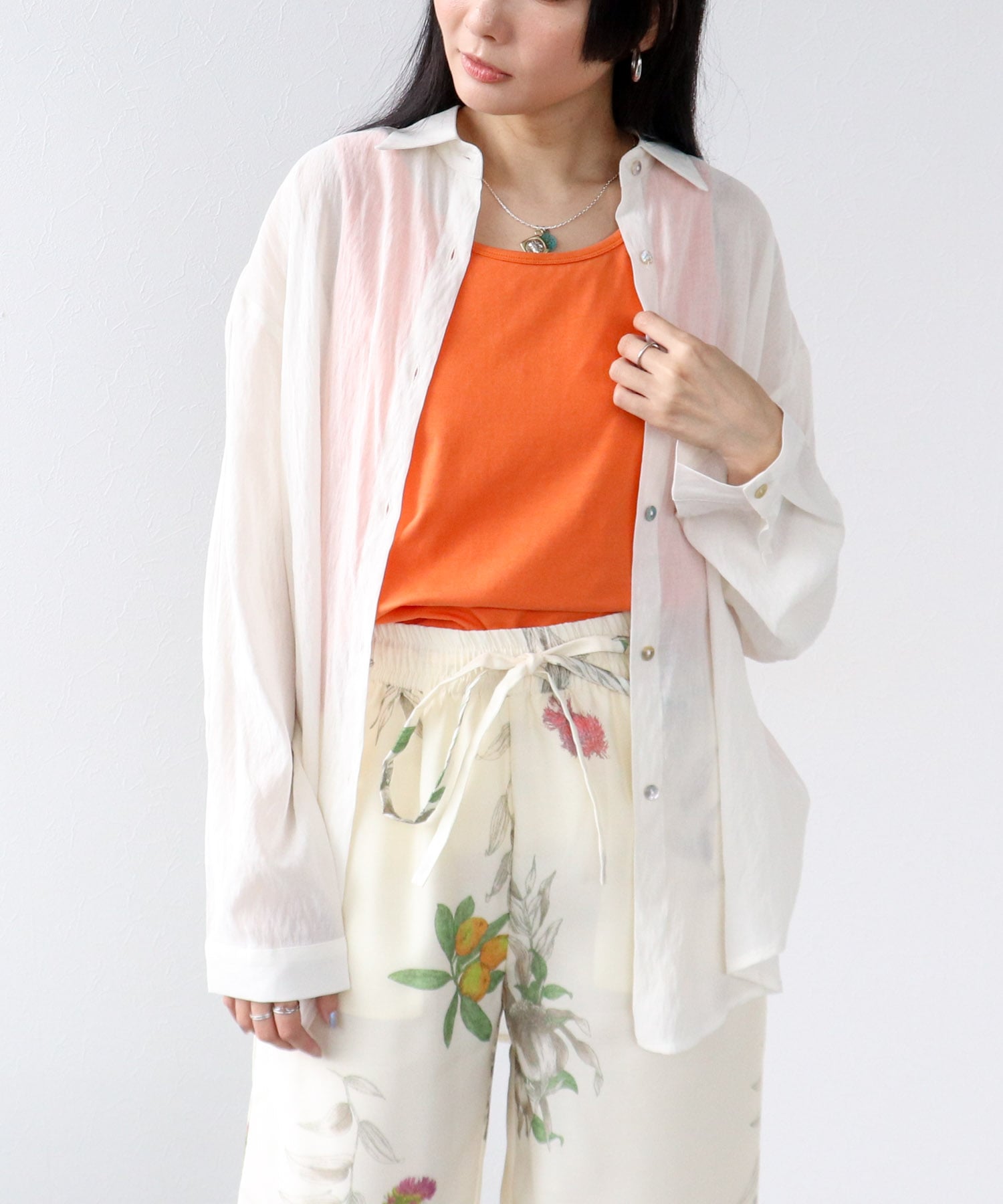 シアーエステルステンブラウス