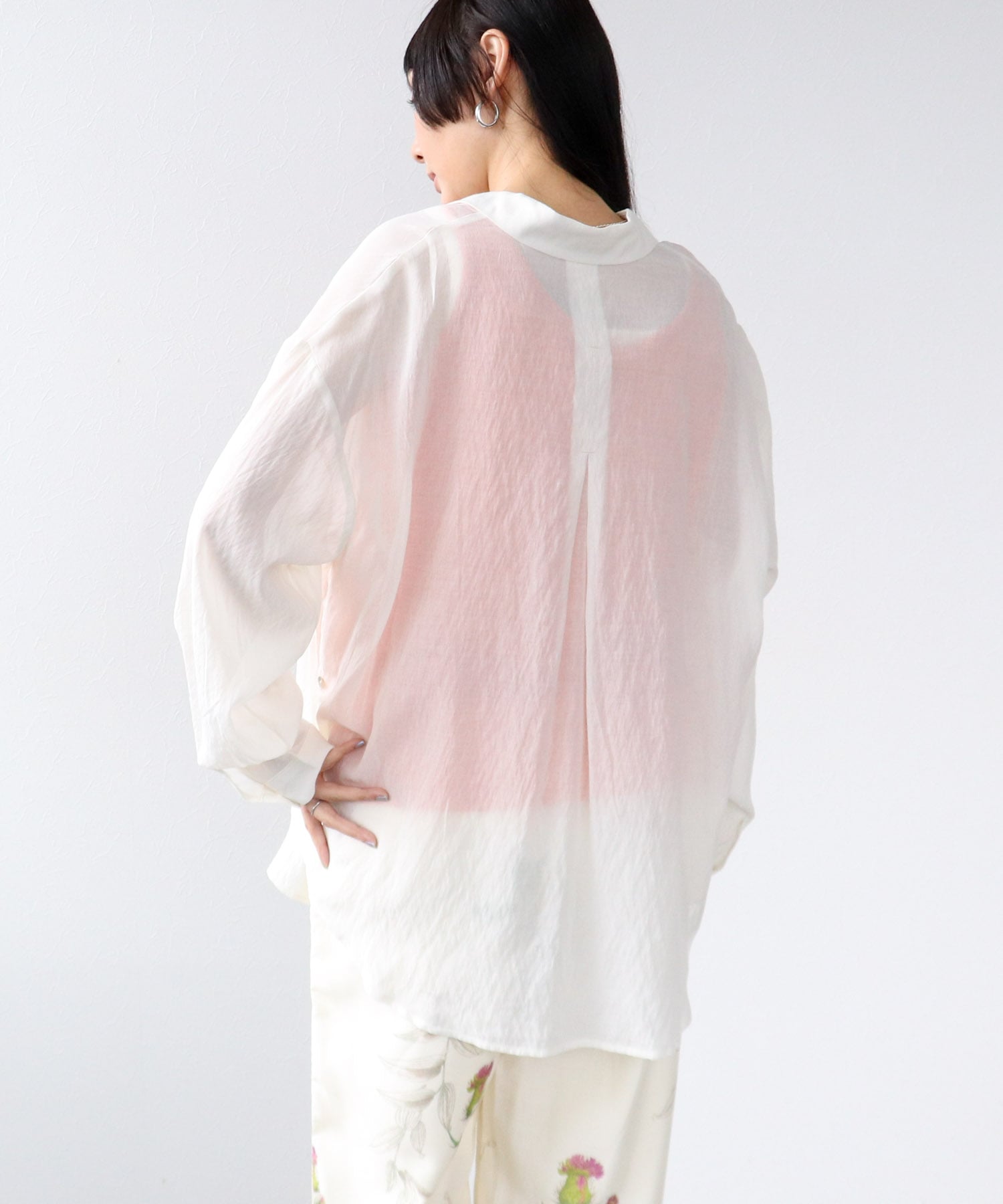 シアーエステルステンブラウス