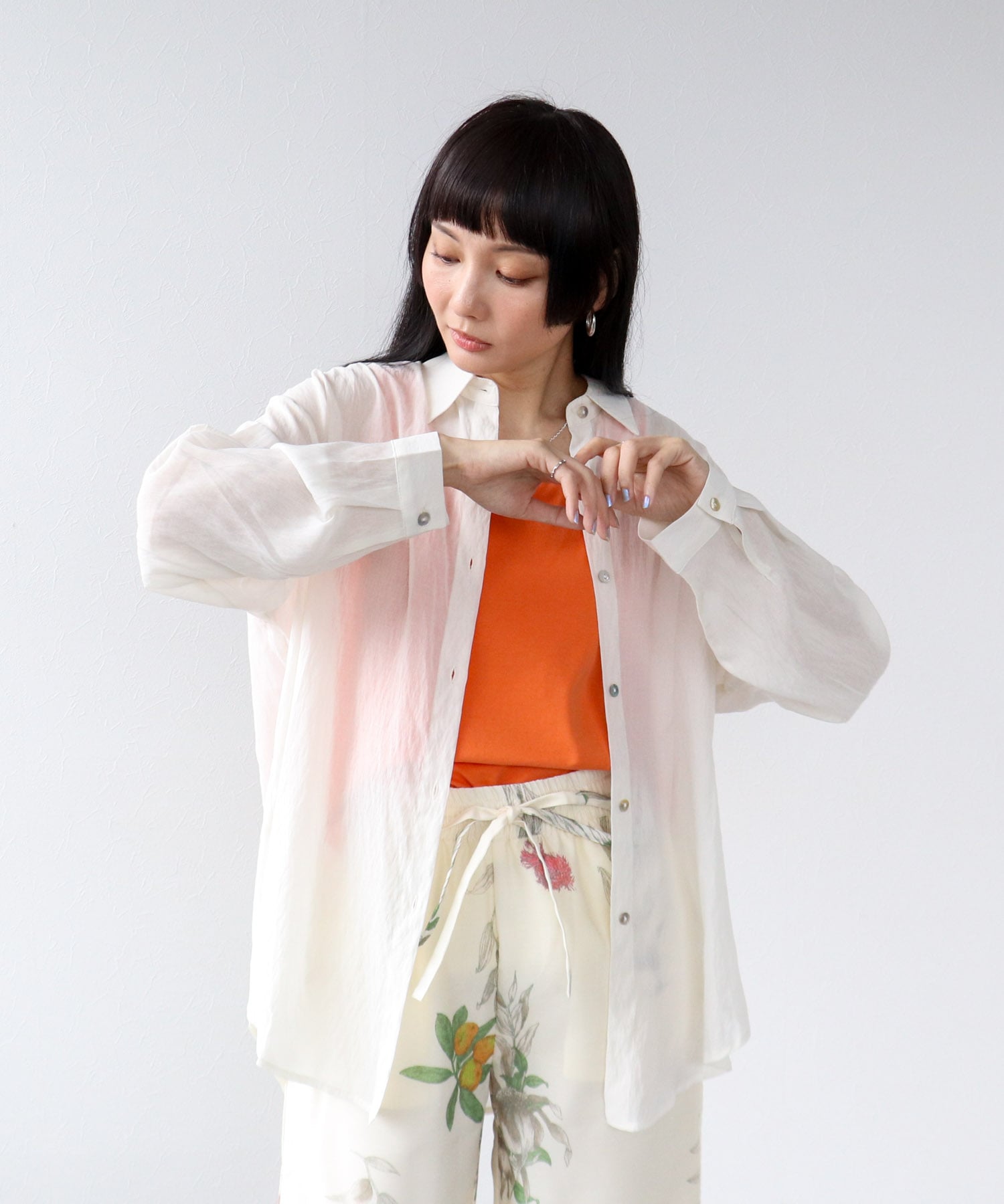 シアーエステルステンブラウス