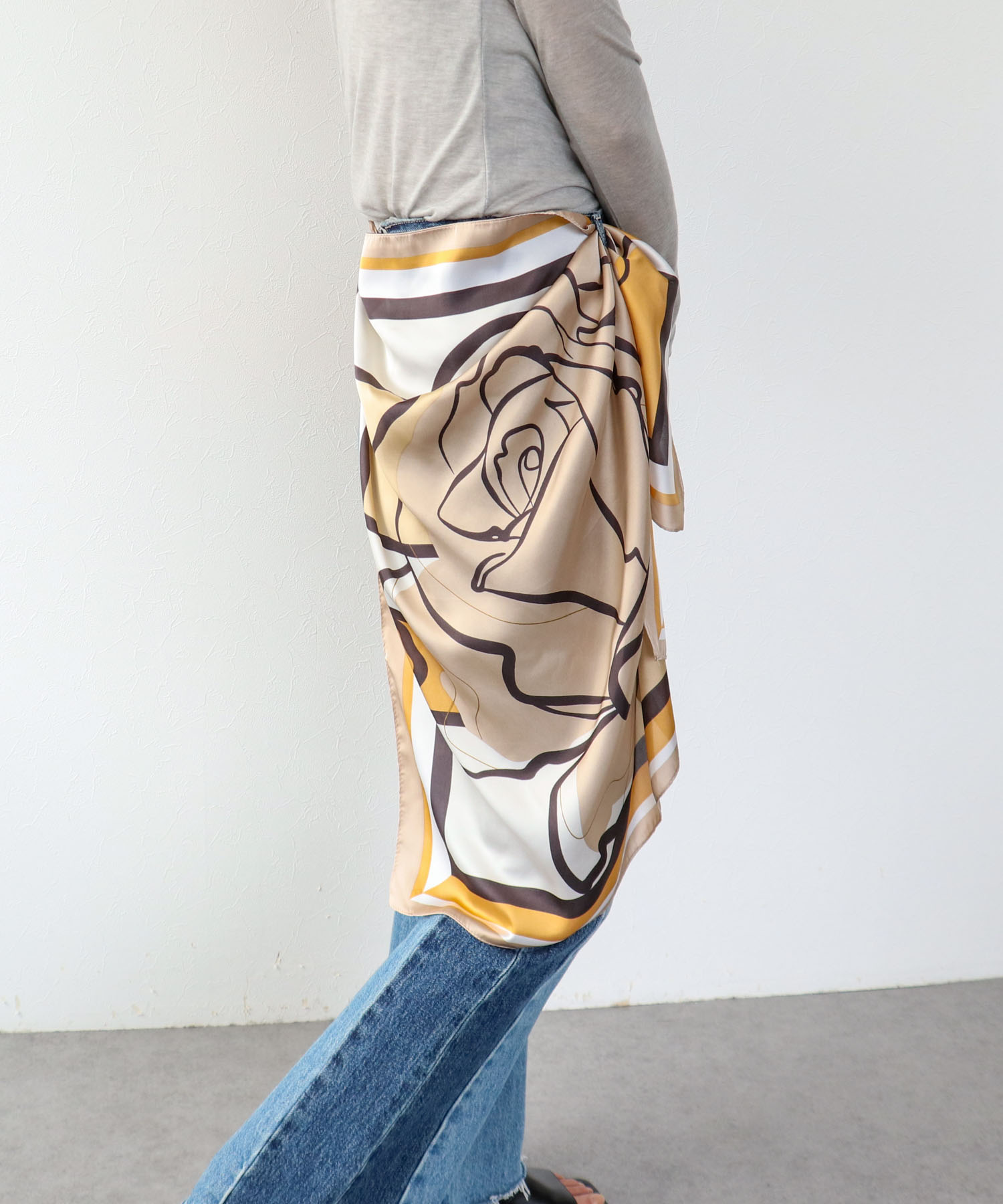 ローズ柄スカーフ