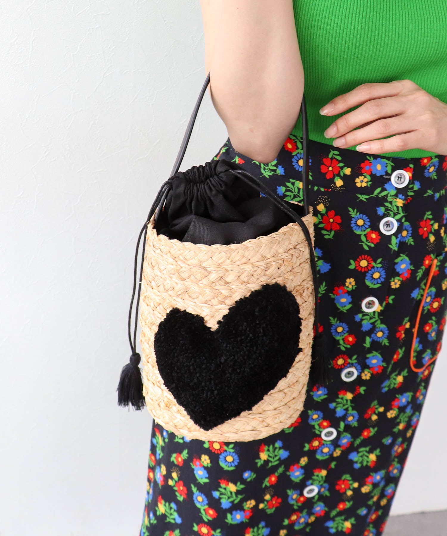 ハート付きラフィアバケットトート