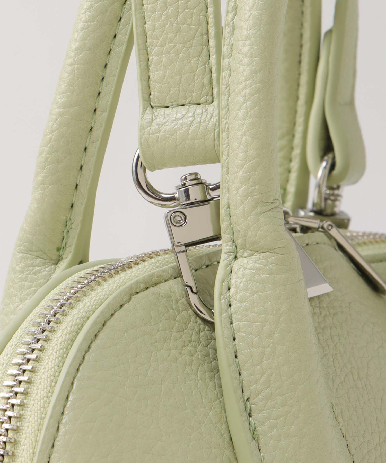 ポーチ付きシェル型ボストン