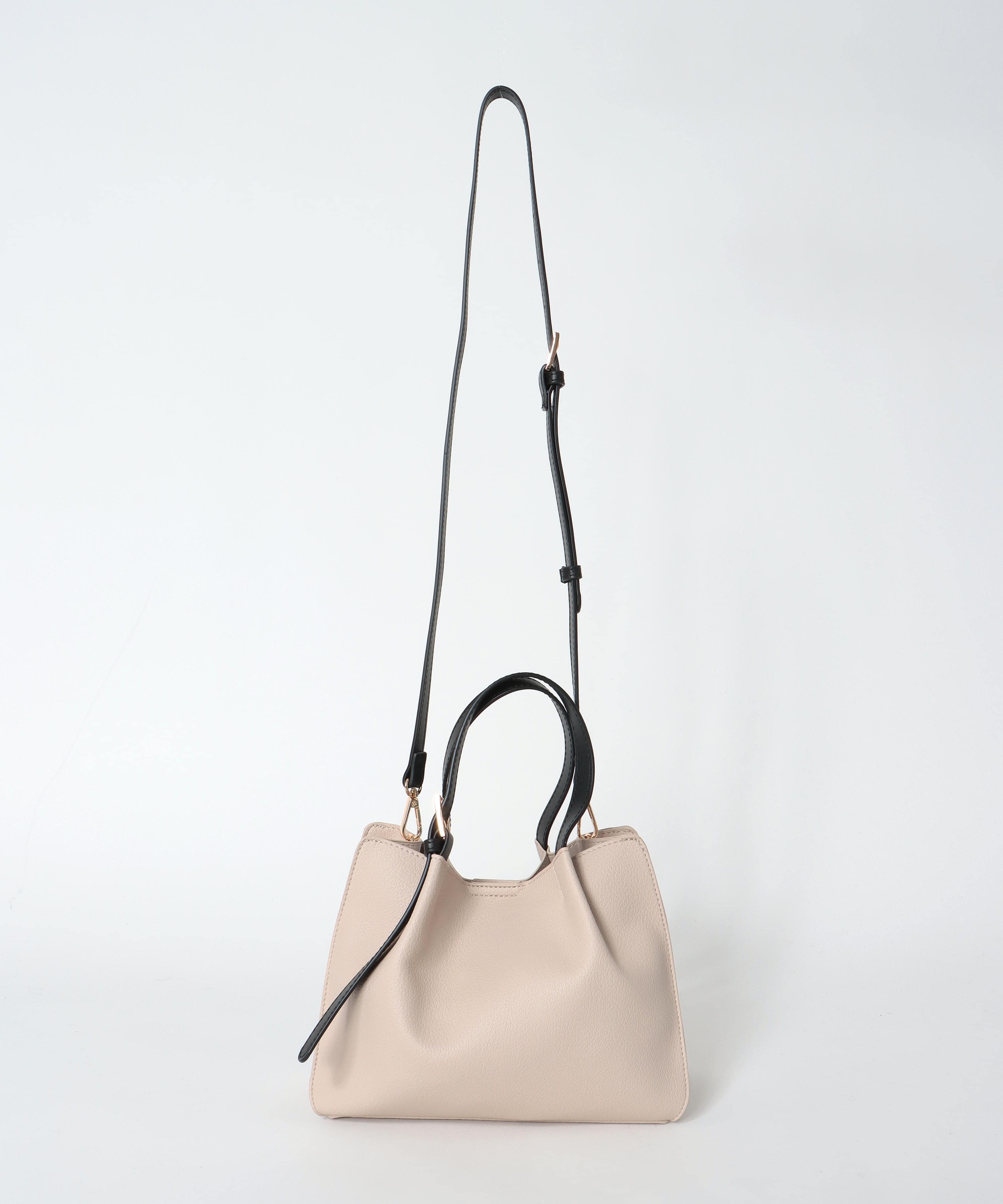 フェイクレザーショルダーバッグ付きスクエアトート