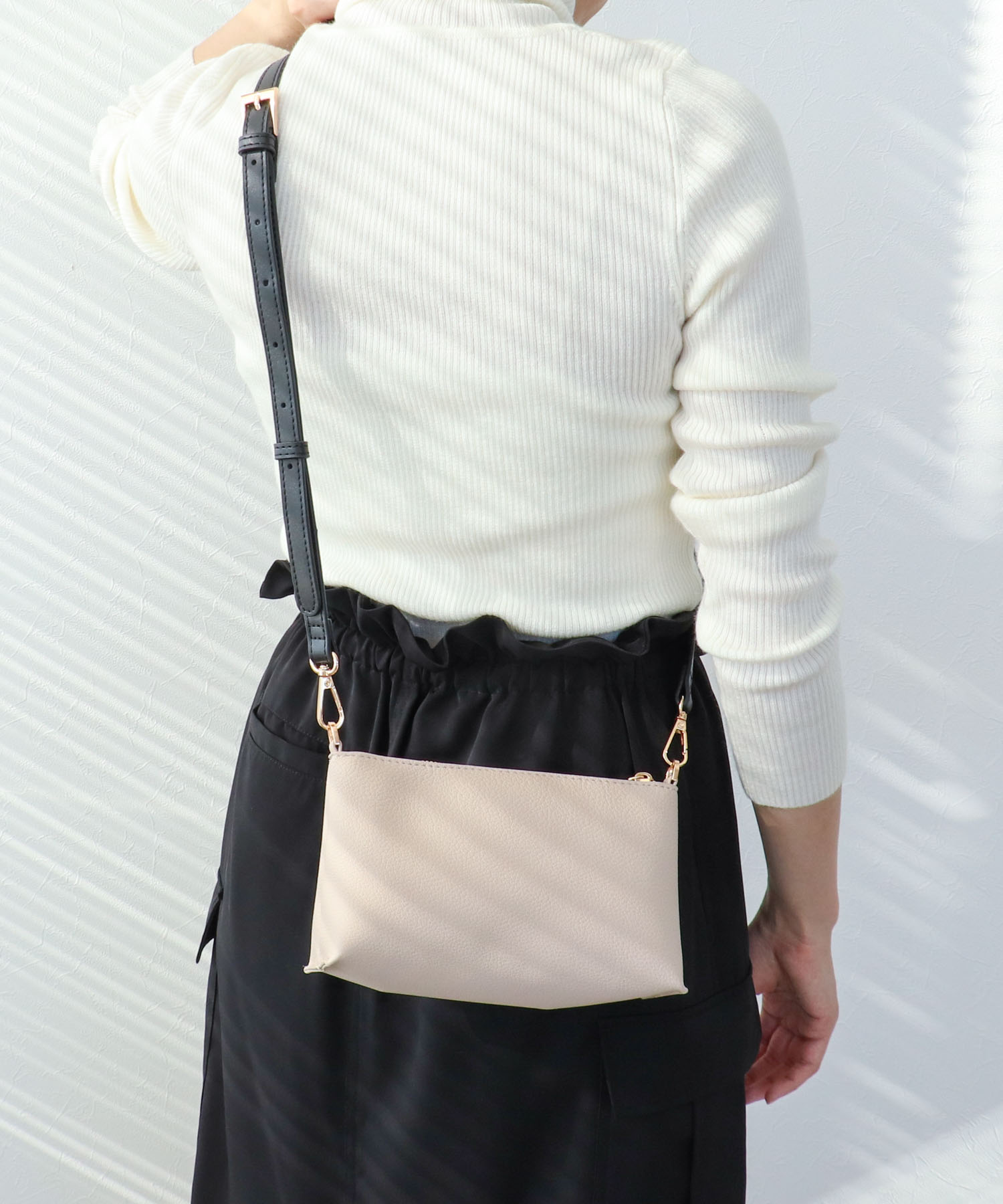 フェイクレザーショルダーバッグ付きスクエアトート