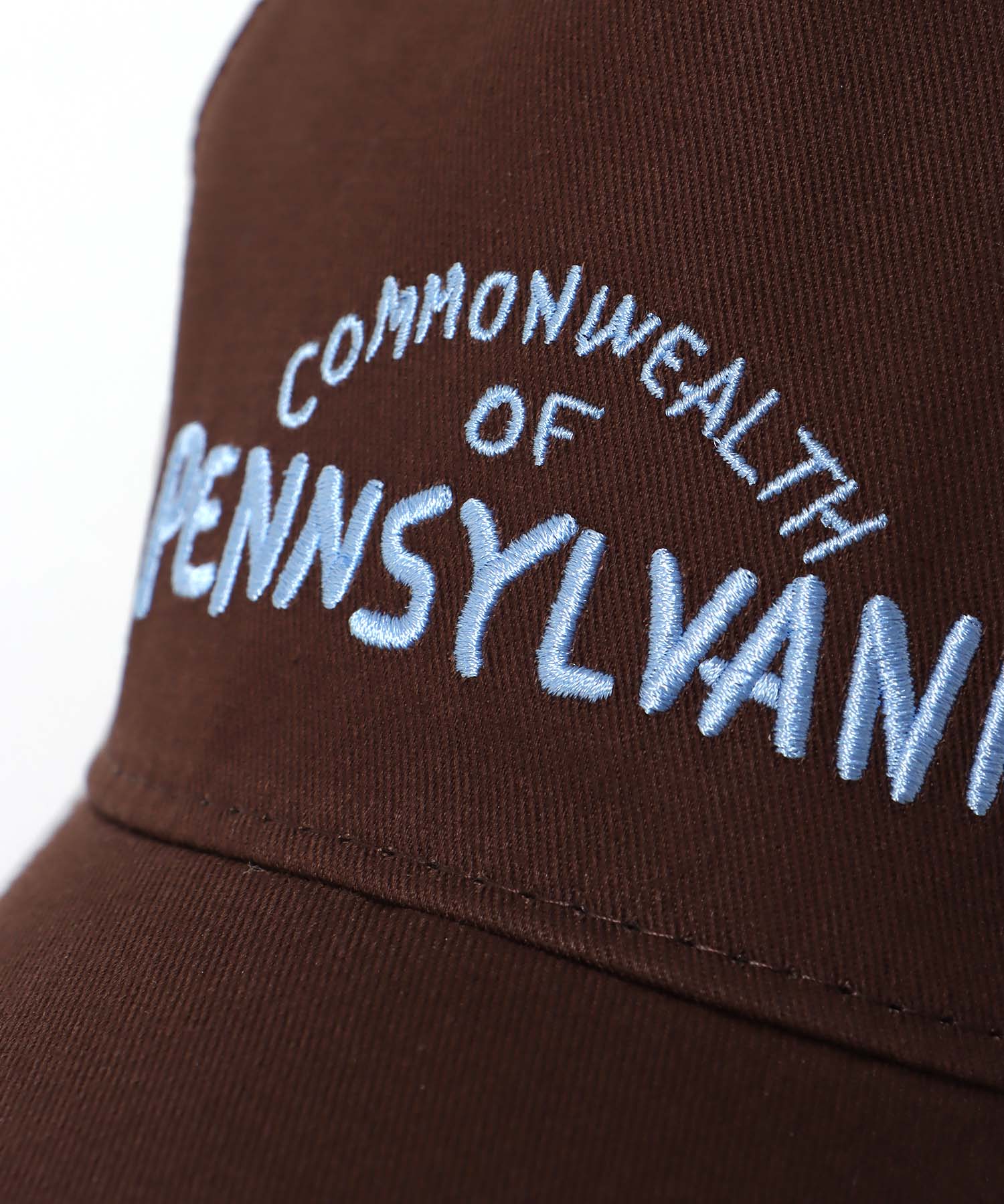 メッシュ刺繍キャップ