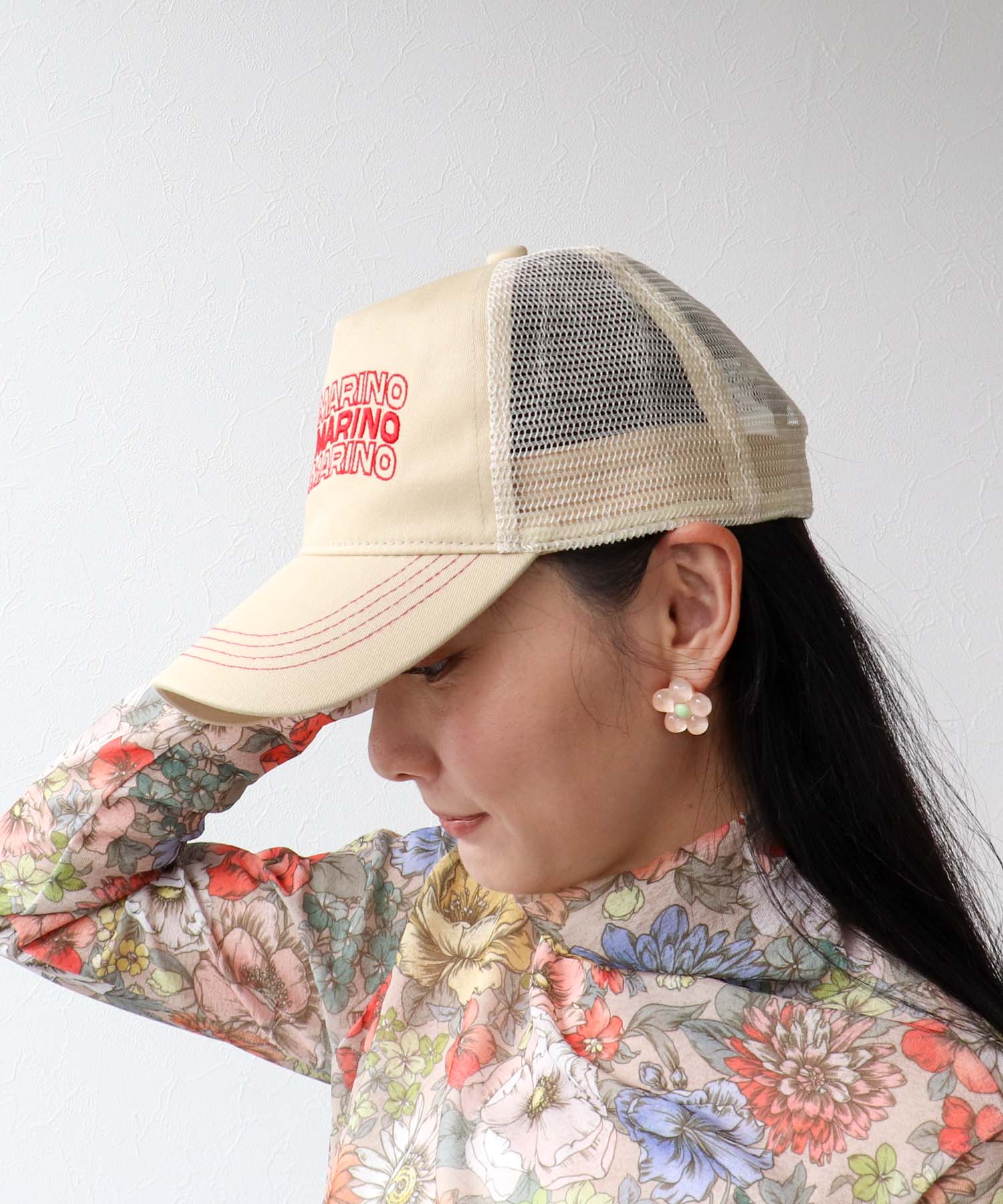 メッシュ刺繍キャップ