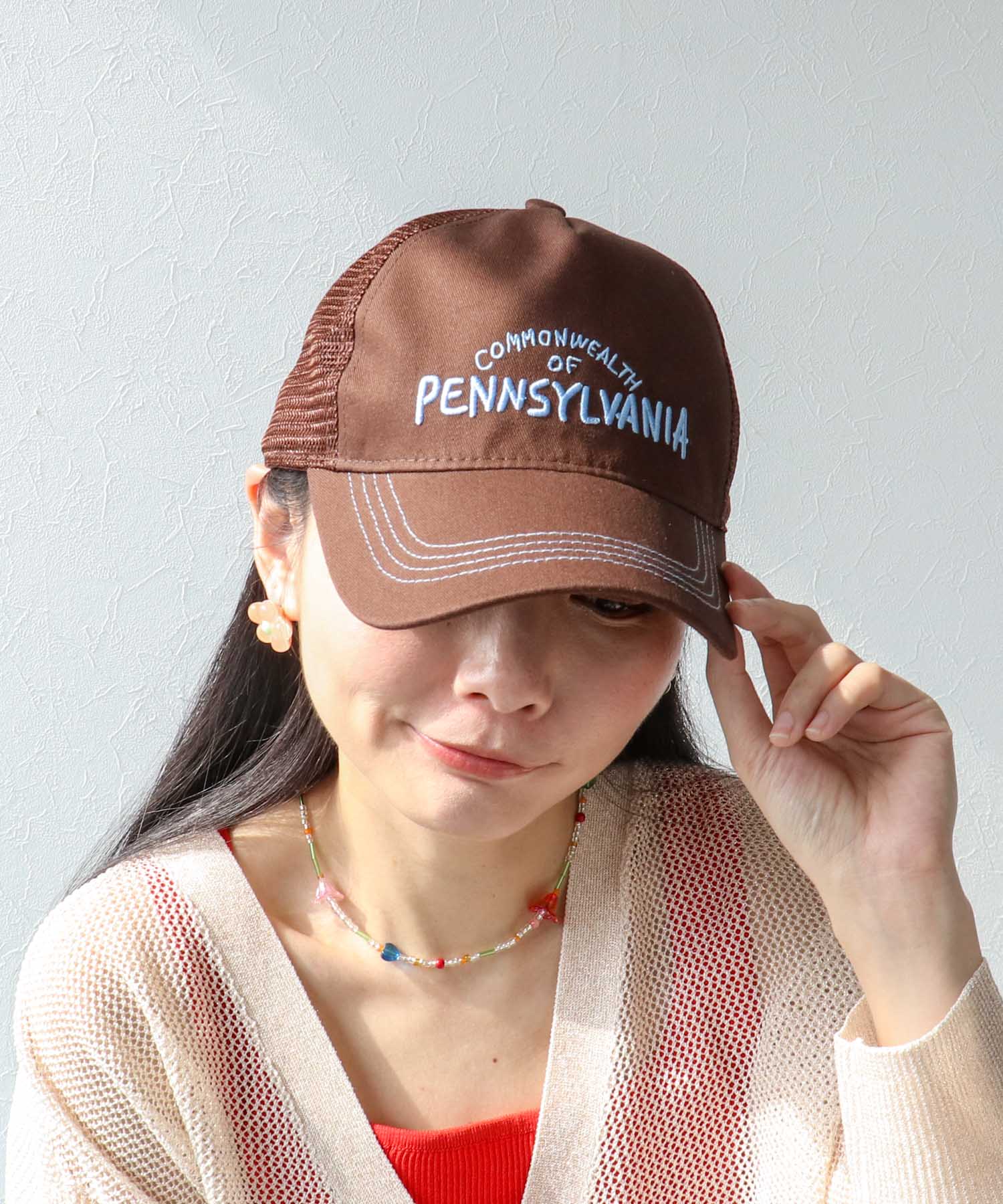 メッシュ刺繍キャップ