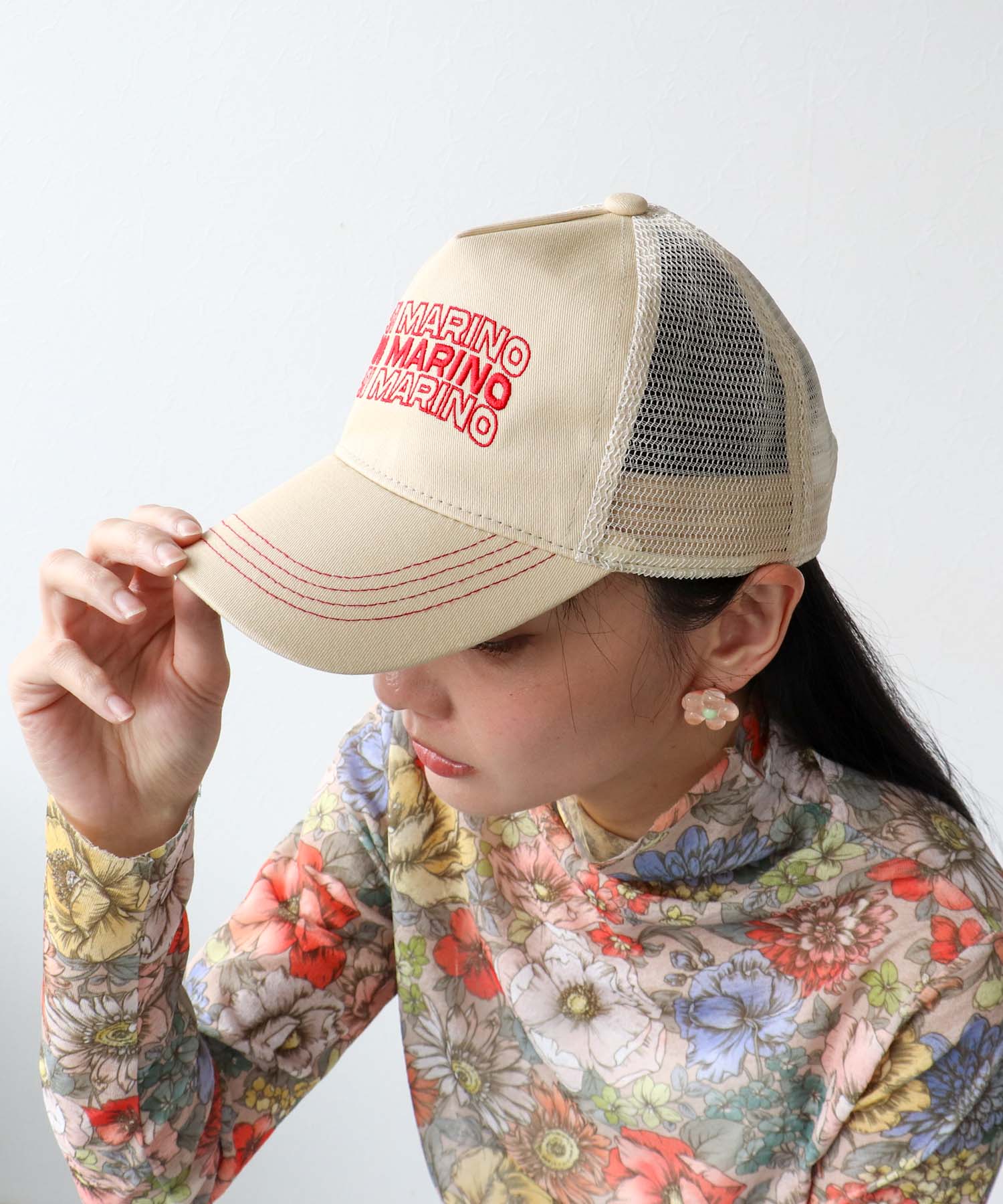 メッシュ刺繍キャップ